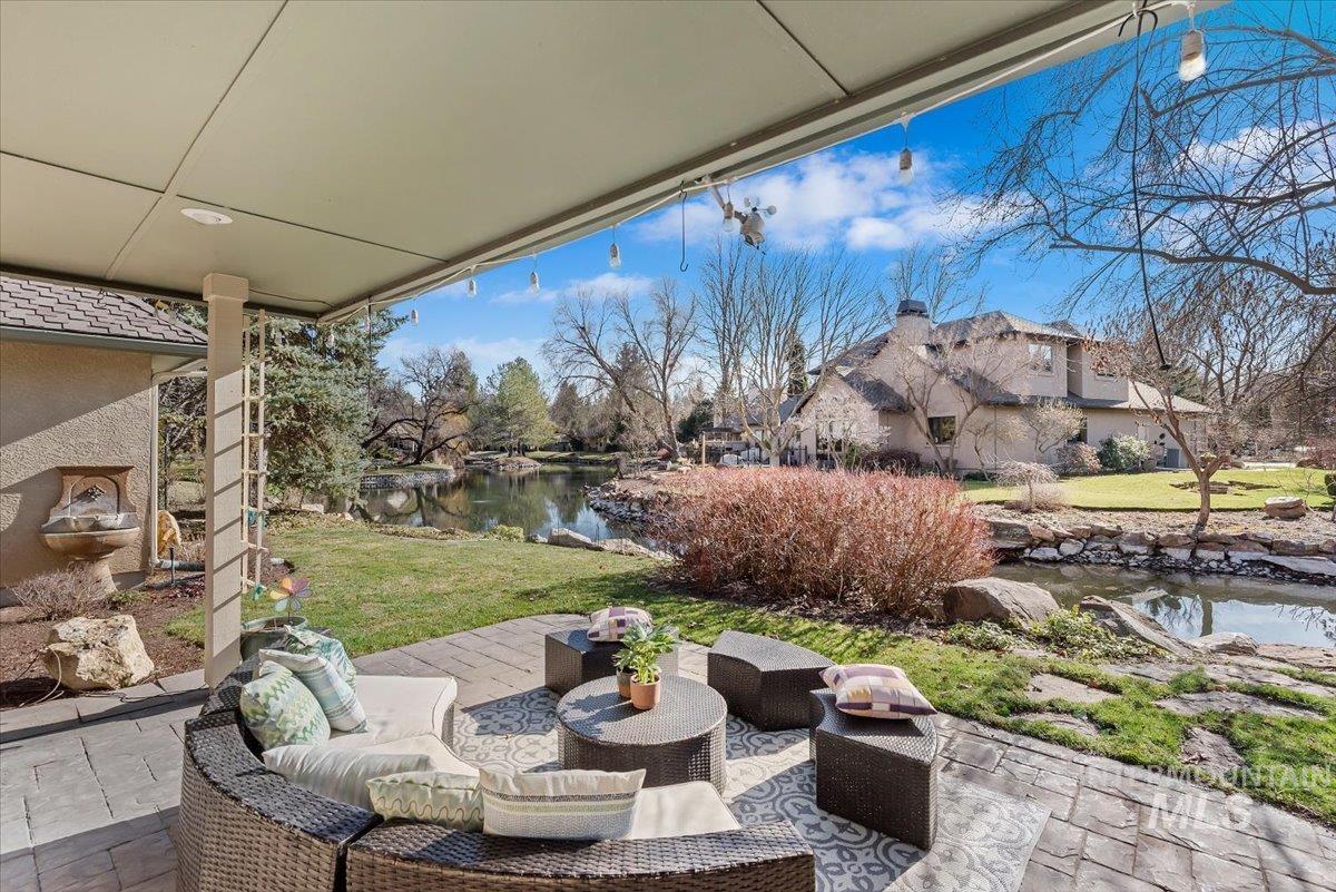 9041 W Woodglade Ln, Garden City, Idaho 83714, 4 Bedrooms, 3 Bathrooms, Residential For Sale, Price $999,900, 98976801