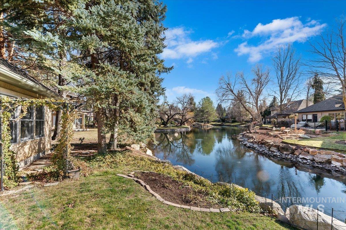 9041 W Woodglade Ln, Garden City, Idaho 83714, 4 Bedrooms, 3 Bathrooms, Residential For Sale, Price $999,900, 98976801