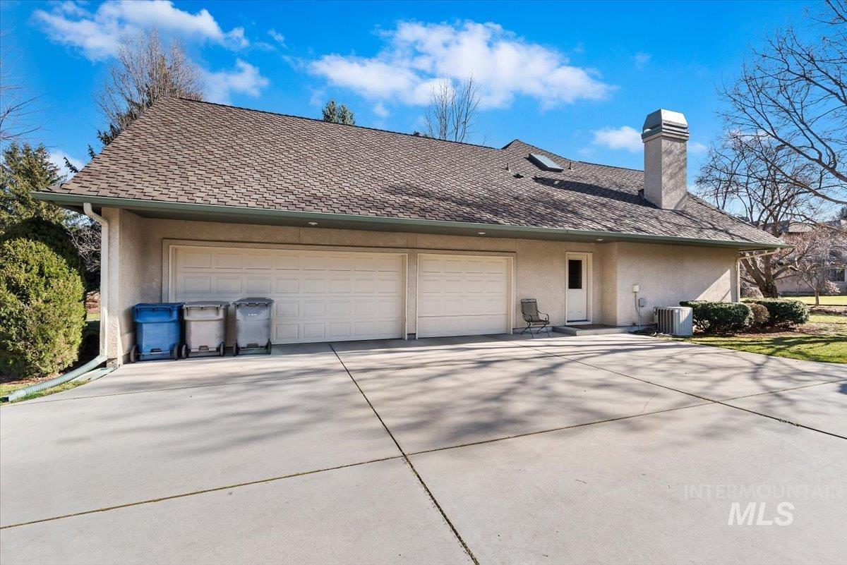 9041 W Woodglade Ln, Garden City, Idaho 83714, 4 Bedrooms, 3 Bathrooms, Residential For Sale, Price $1,100,000, 98976801