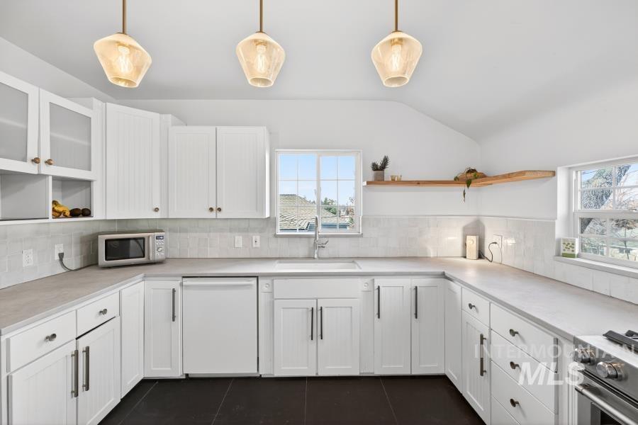 515 E D Street, Moscow, Idaho 83843, 3 Bedrooms, 2 Bathrooms, Residential For Sale, Price $390,000, 98976802