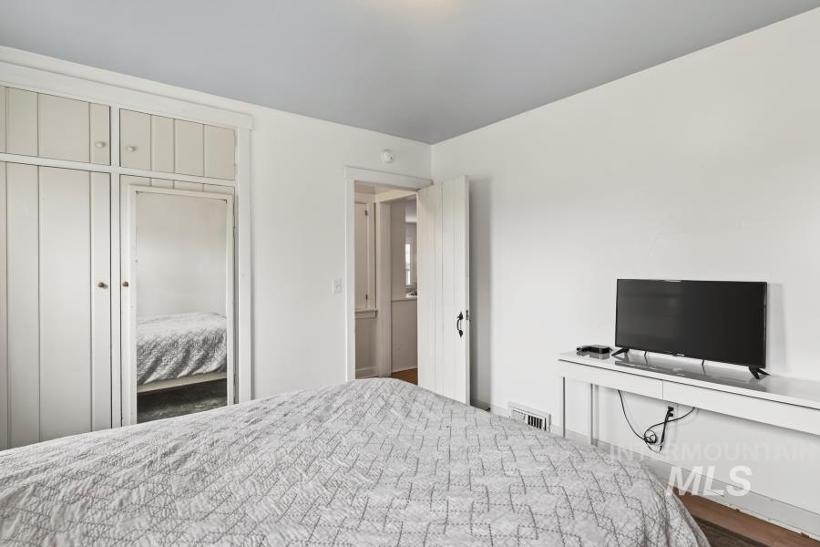 515 E D Street, Moscow, Idaho 83843, 3 Bedrooms, 2 Bathrooms, Residential For Sale, Price $390,000, 98976802