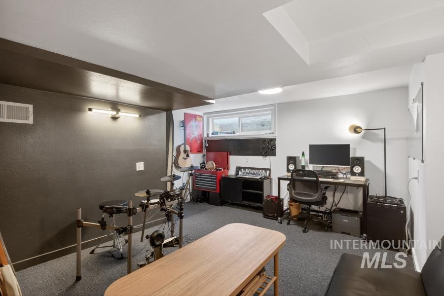 515 E D Street, Moscow, Idaho 83843, 3 Bedrooms, 2 Bathrooms, Residential For Sale, Price $390,000, 98976802