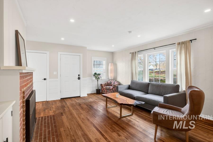 515 E D Street, Moscow, Idaho 83843, 3 Bedrooms, 2 Bathrooms, Residential For Sale, Price $390,000, 98976802