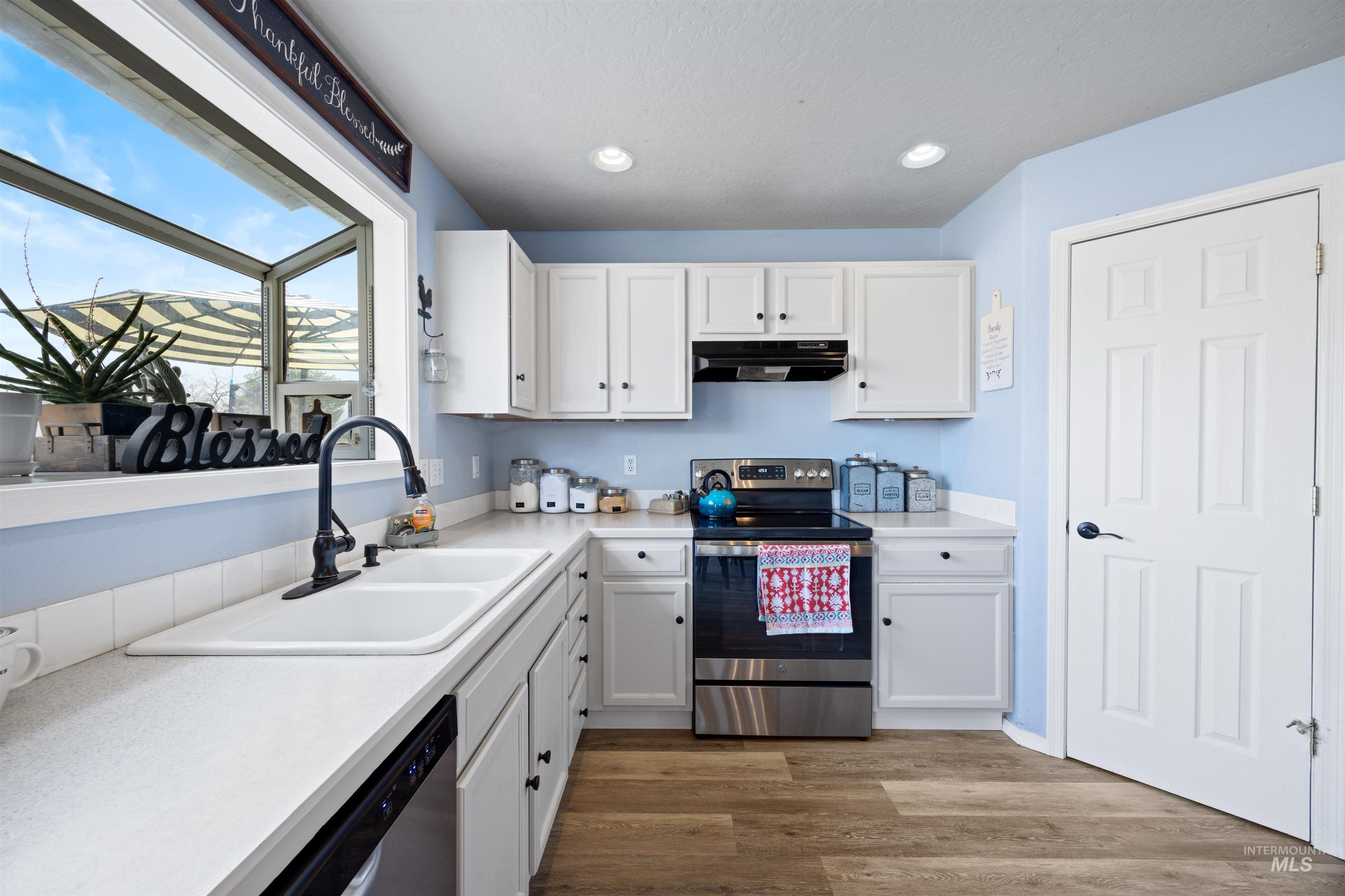 16196 N Saint Helens Drive, Nampa, Idaho 83651, 4 Bedrooms, 2 Bathrooms, Residential For Sale, Price $365,000,MLS 98976806