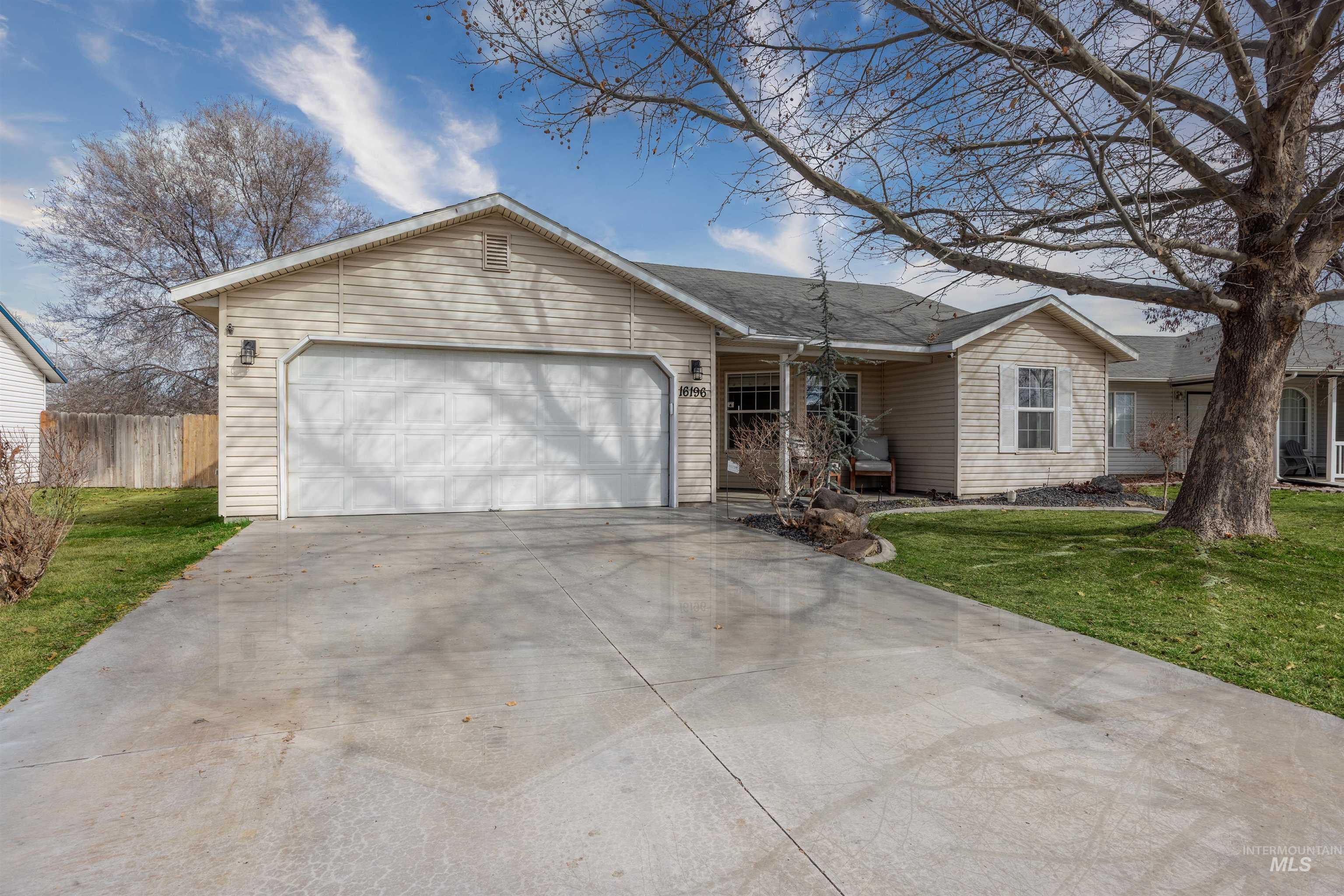 16196 N Saint Helens Drive, Nampa, Idaho 83651, 4 Bedrooms, 2 Bathrooms, Residential For Sale, Price $365,000,MLS 98976806