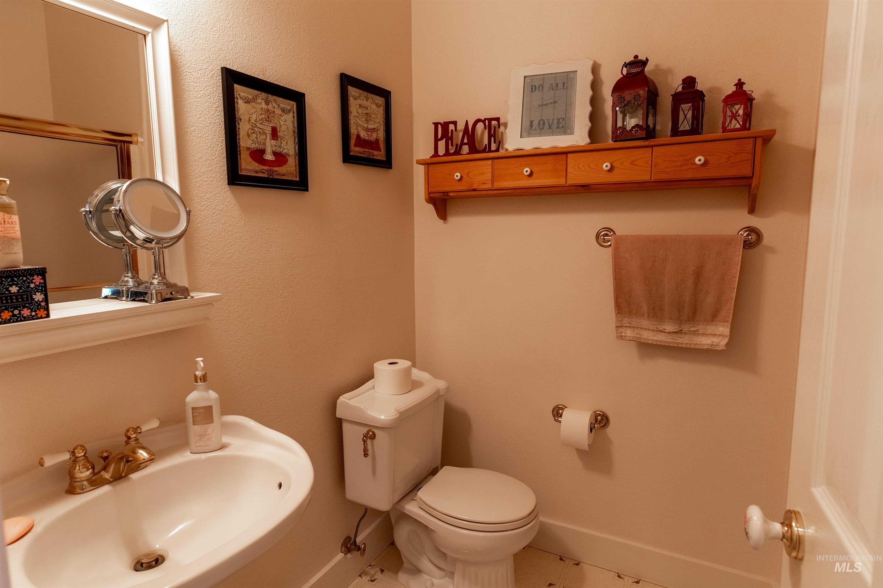 12128 W Kittredge Drive, Kuna, Idaho 83634, 4 Bedrooms, 3 Bathrooms, Residential For Sale, Price $899,900,MLS 98976807