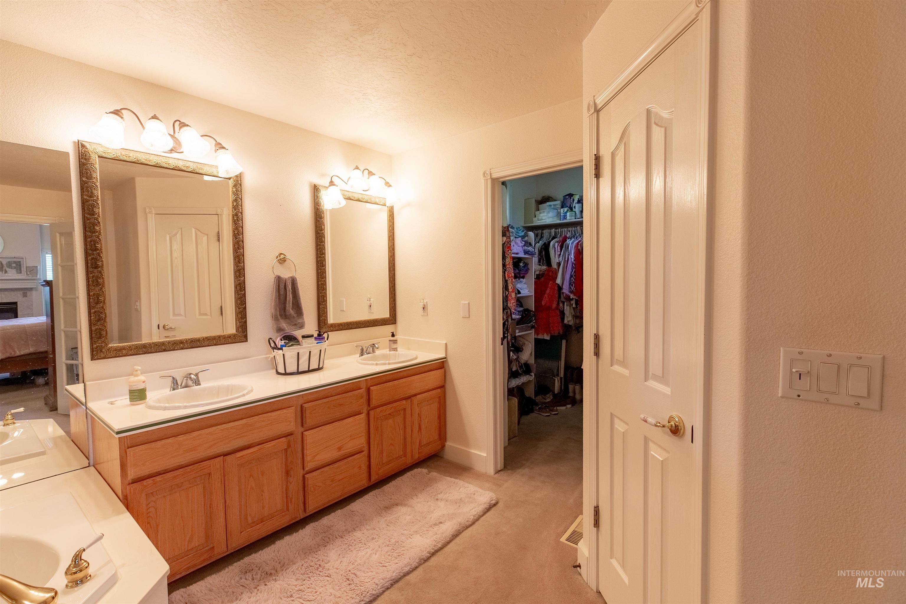 12128 W Kittredge Drive, Kuna, Idaho 83634, 4 Bedrooms, 3 Bathrooms, Residential For Sale, Price $899,900,MLS 98976807