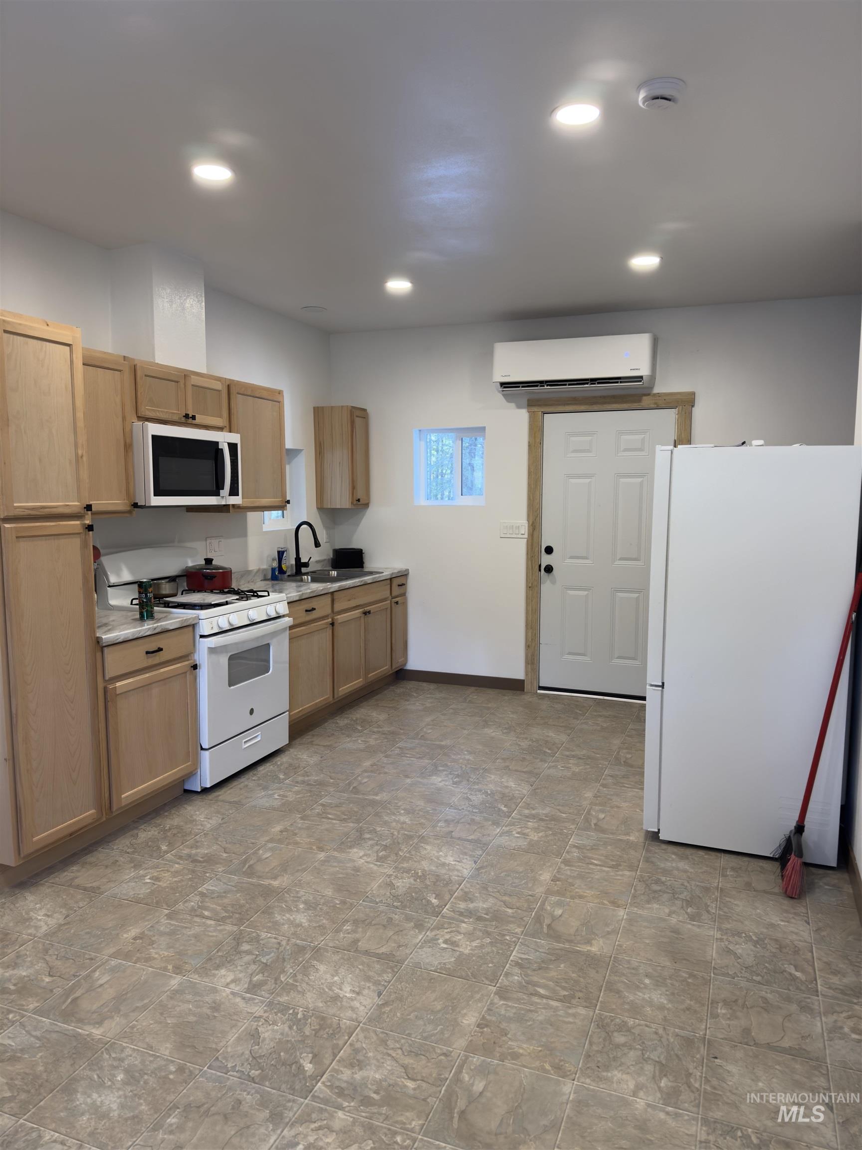 1112 Old Park Rd, Helmer, Idaho 83823, 1 Bedroom, 1 Bathroom, Residential For Sale, Price $319,900,MLS 98976808