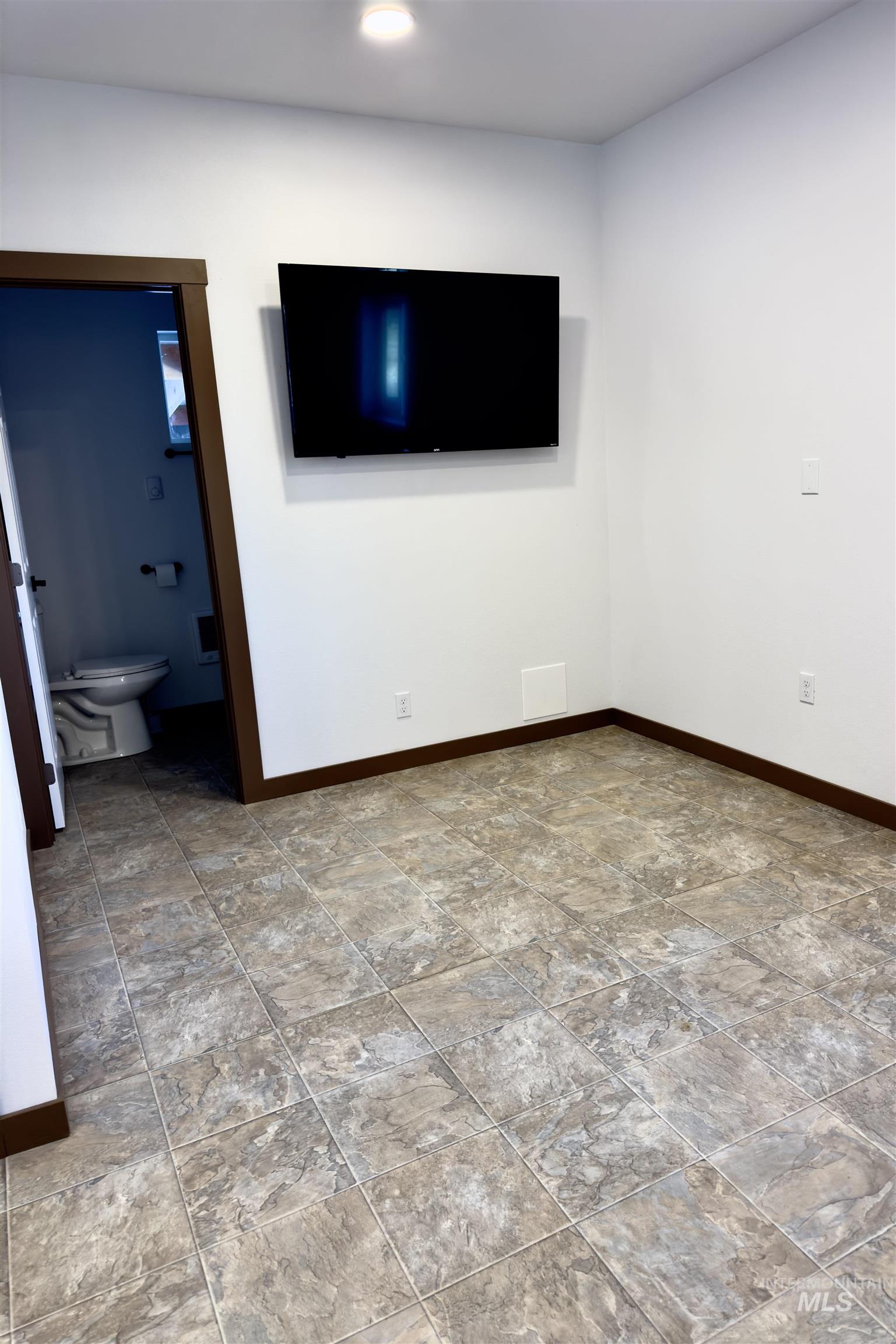 1112 Old Park Rd, Helmer, Idaho 83823, 1 Bedroom, 1 Bathroom, Residential For Sale, Price $319,900,MLS 98976808