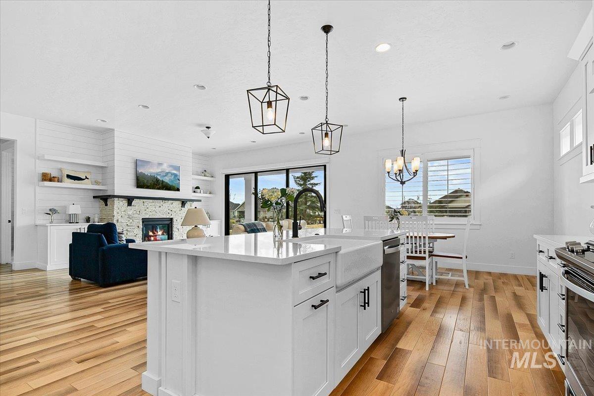 1381 N Laconia Ave, Eagle, Idaho 83616, 3 Bedrooms, 2.5 Bathrooms, Residential For Sale, Price $915,000,MLS 98976809