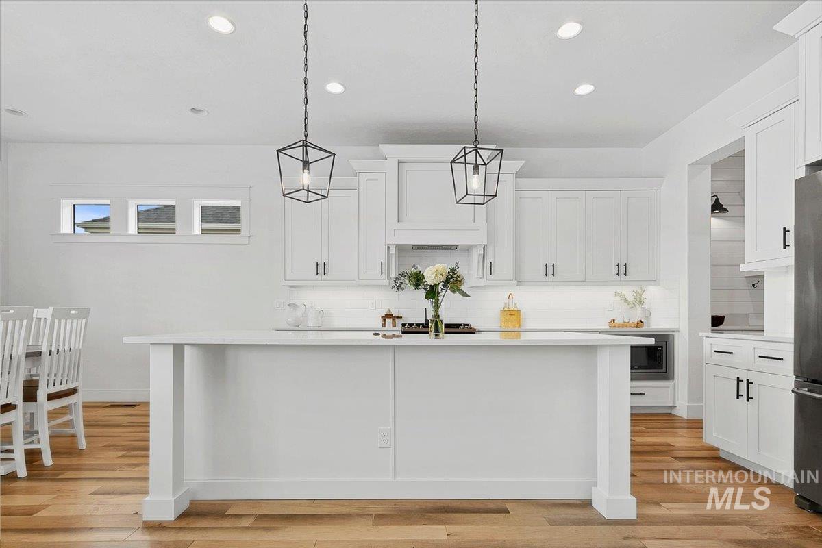 1381 N Laconia Ave, Eagle, Idaho 83616, 3 Bedrooms, 2.5 Bathrooms, Residential For Sale, Price $915,000,MLS 98976809