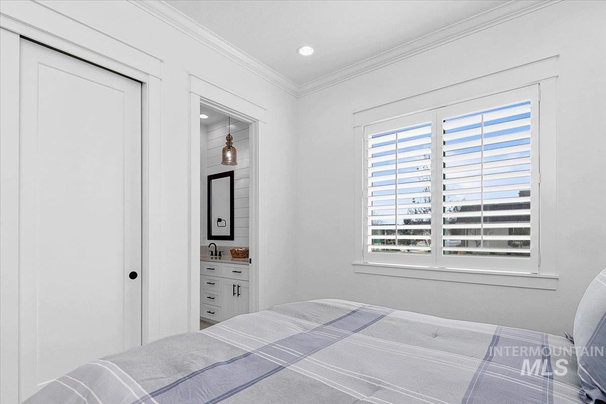 1381 N Laconia Ave, Eagle, Idaho 83616, 3 Bedrooms, 2.5 Bathrooms, Residential For Sale, Price $915,000,MLS 98976809