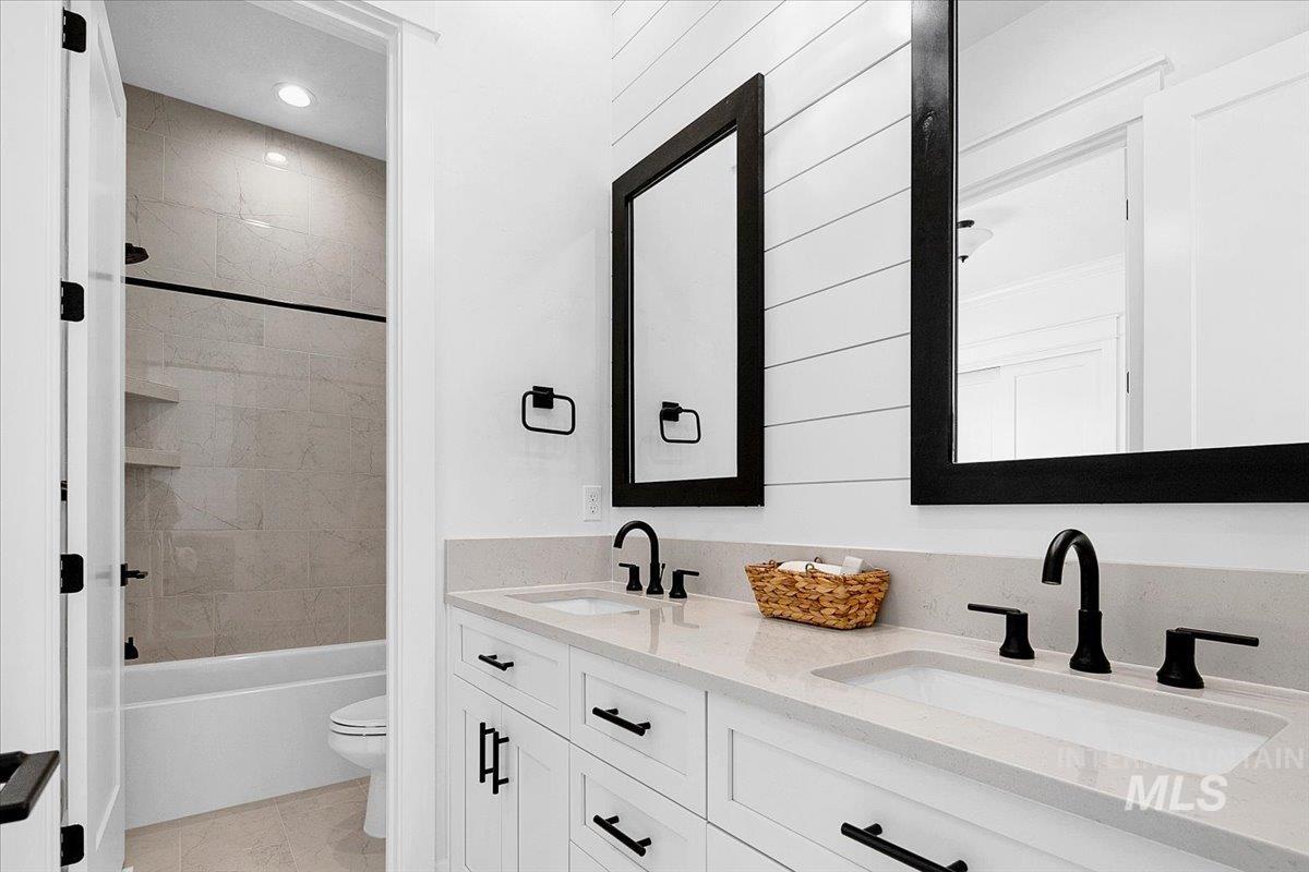 1381 N Laconia Ave, Eagle, Idaho 83616, 3 Bedrooms, 2.5 Bathrooms, Residential For Sale, Price $915,000,MLS 98976809