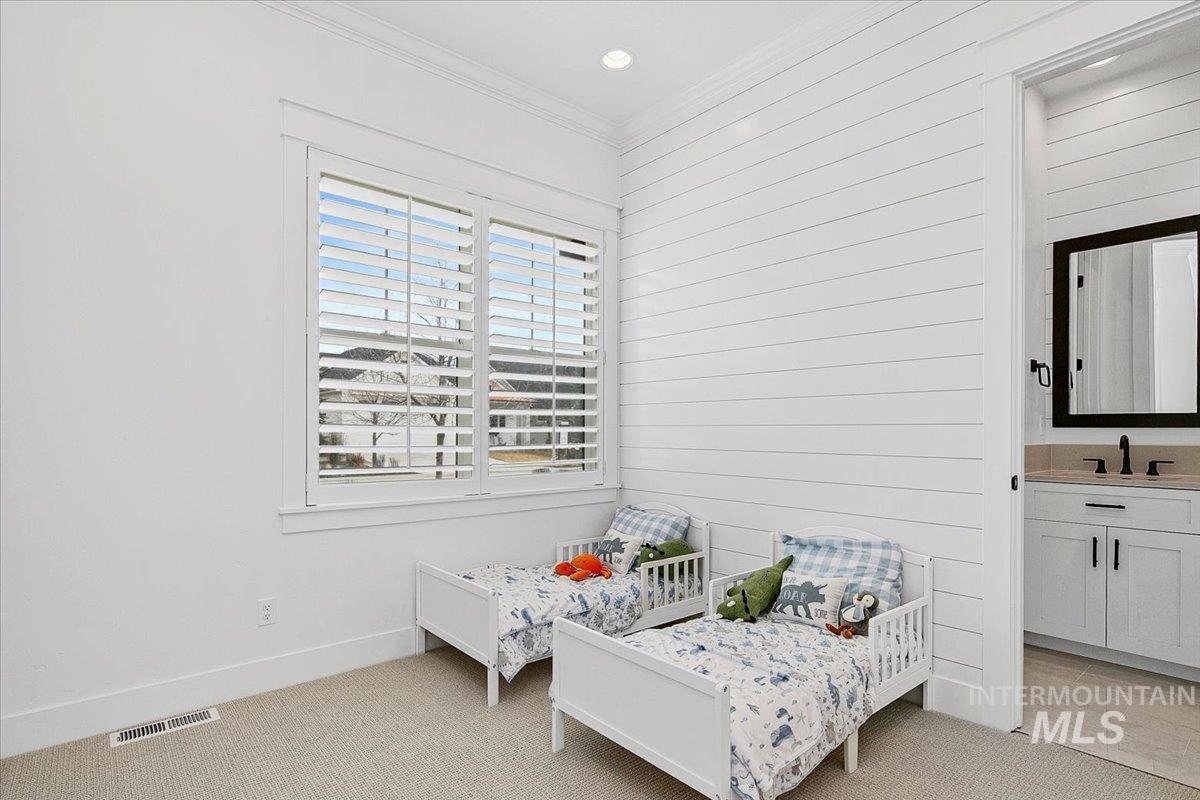 1381 N Laconia Ave, Eagle, Idaho 83616, 3 Bedrooms, 2.5 Bathrooms, Residential For Sale, Price $915,000,MLS 98976809