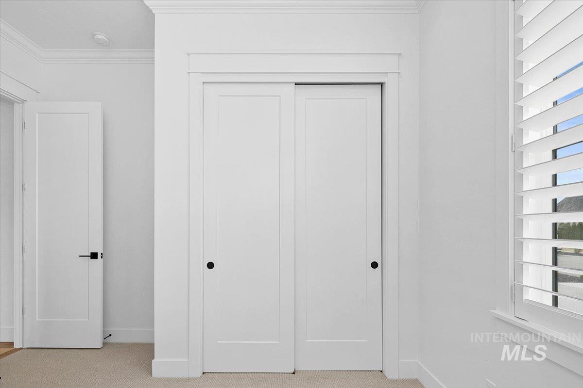 1381 N Laconia Ave, Eagle, Idaho 83616, 3 Bedrooms, 2.5 Bathrooms, Residential For Sale, Price $915,000,MLS 98976809