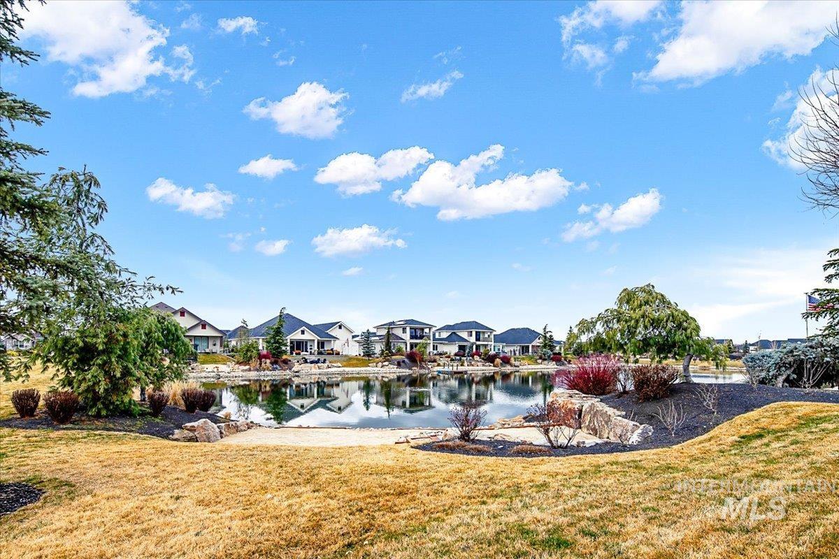 1381 N Laconia Ave, Eagle, Idaho 83616, 3 Bedrooms, 2.5 Bathrooms, Residential For Sale, Price $915,000,MLS 98976809