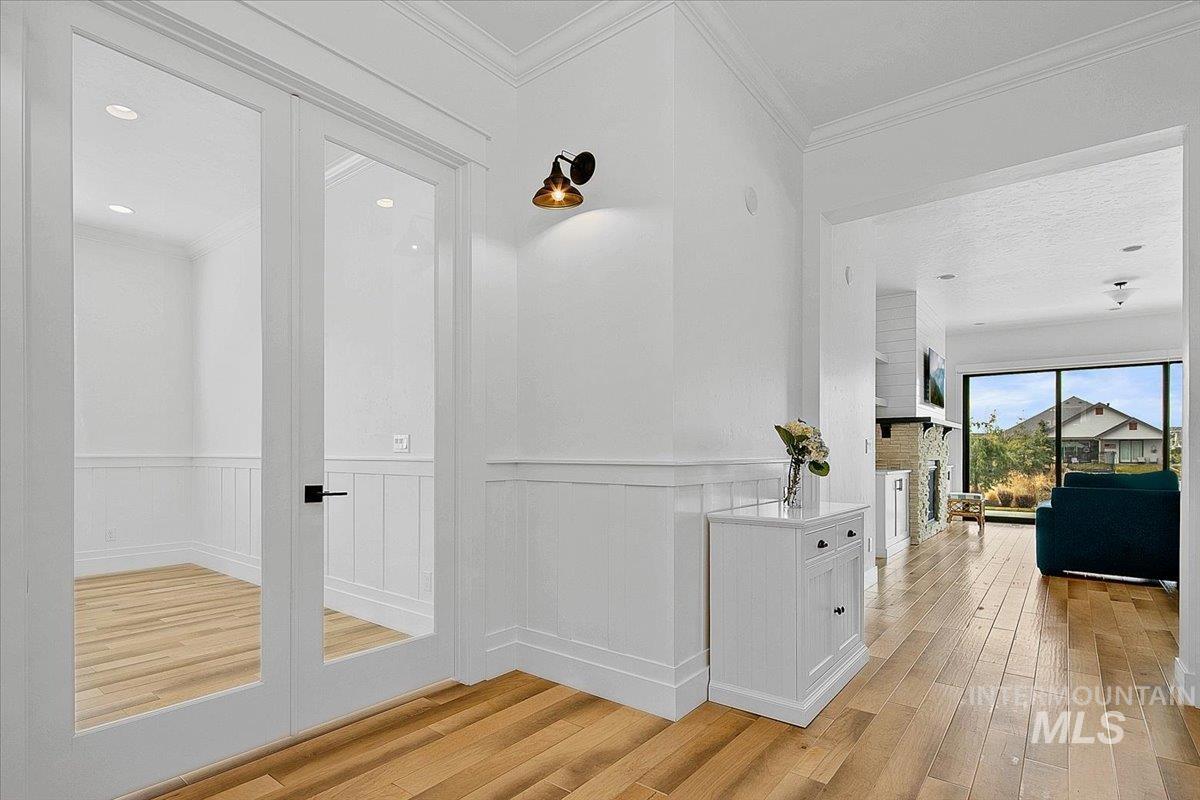 1381 N Laconia Ave, Eagle, Idaho 83616, 3 Bedrooms, 2.5 Bathrooms, Residential For Sale, Price $915,000,MLS 98976809