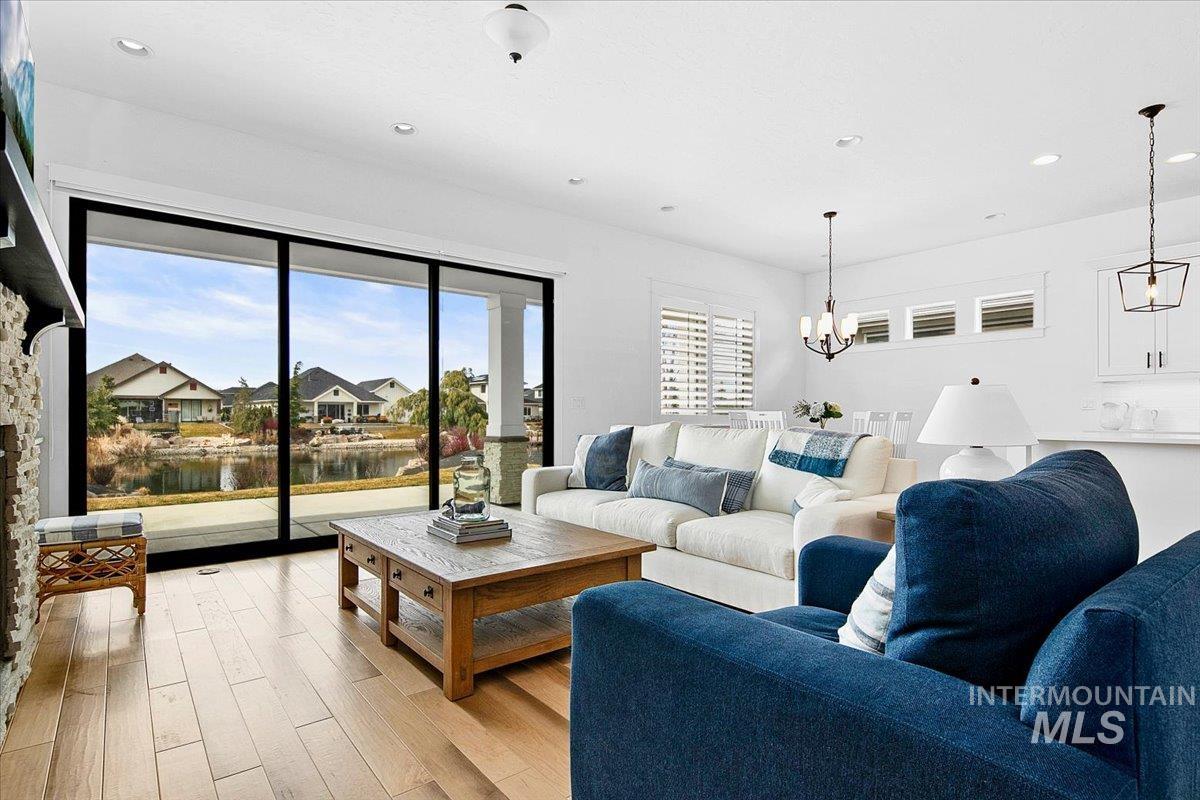 1381 N Laconia Ave, Eagle, Idaho 83616, 3 Bedrooms, 2.5 Bathrooms, Residential For Sale, Price $915,000,MLS 98976809