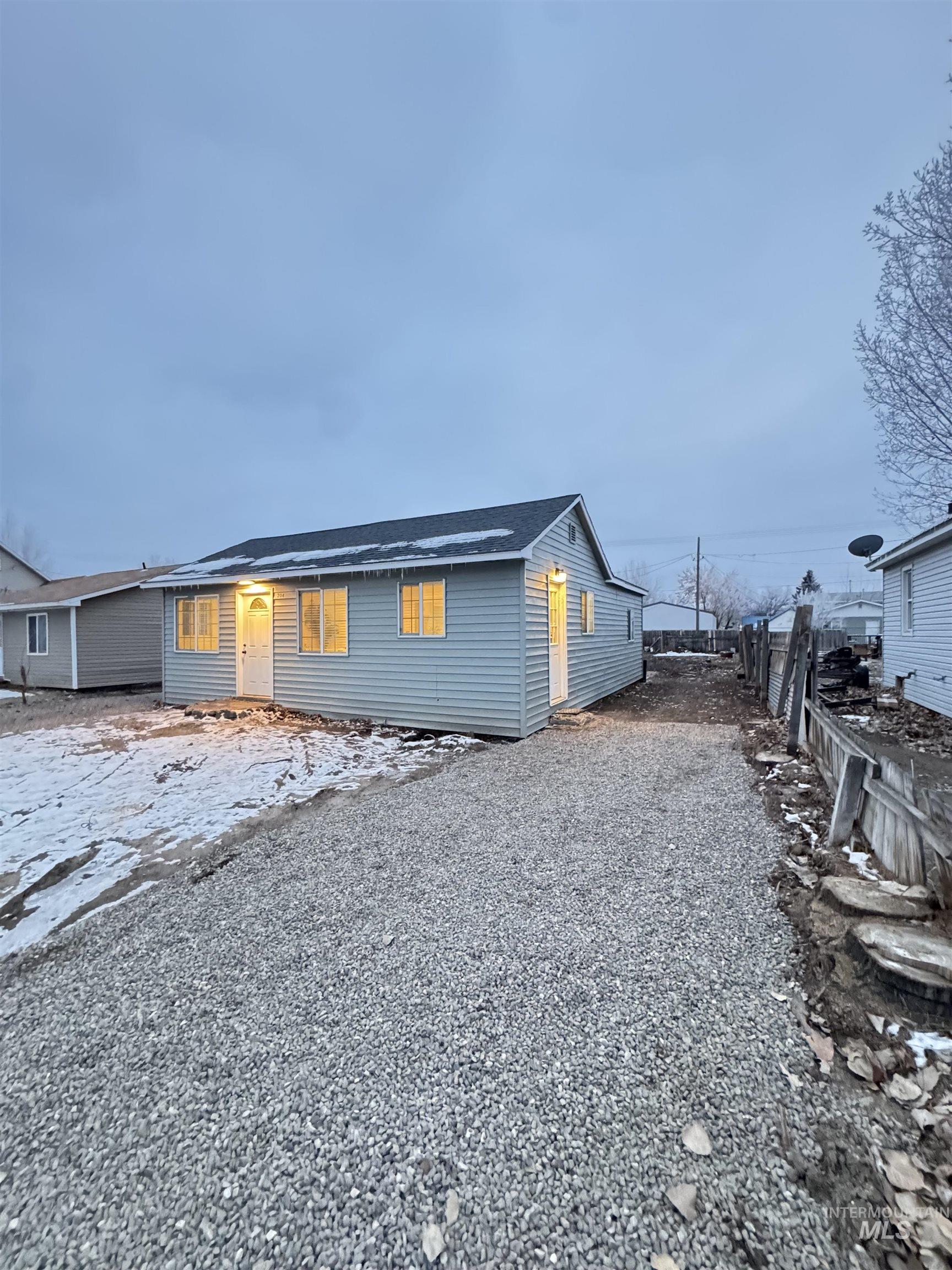 204 E Idaho St, Paul, Idaho 83347, 2 Bedrooms, 1 Bathroom, Residential For Sale, Price $235,000,MLS 98976810