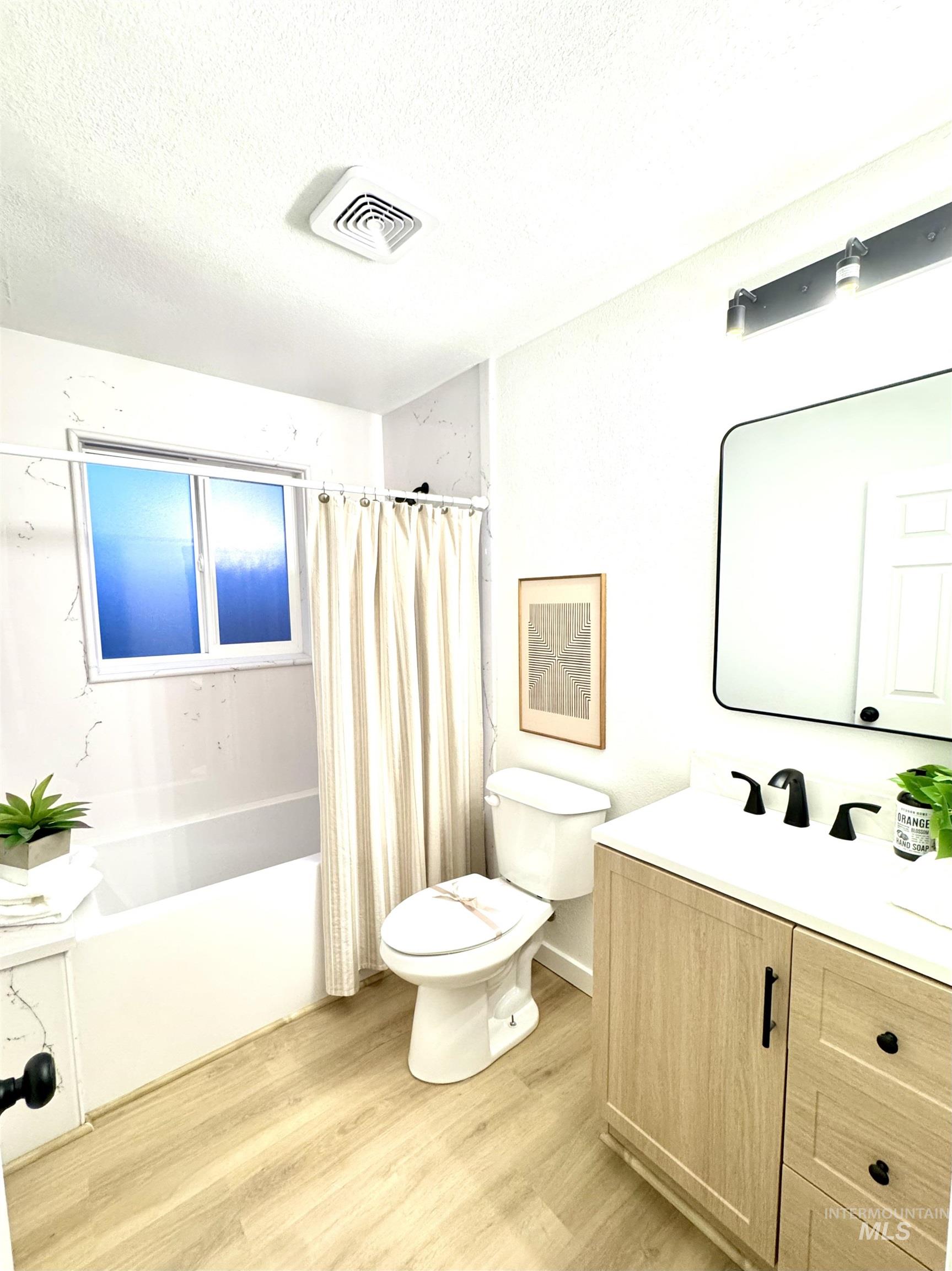 204 E Idaho St, Paul, Idaho 83347, 2 Bedrooms, 1 Bathroom, Residential For Sale, Price $235,000,MLS 98976810