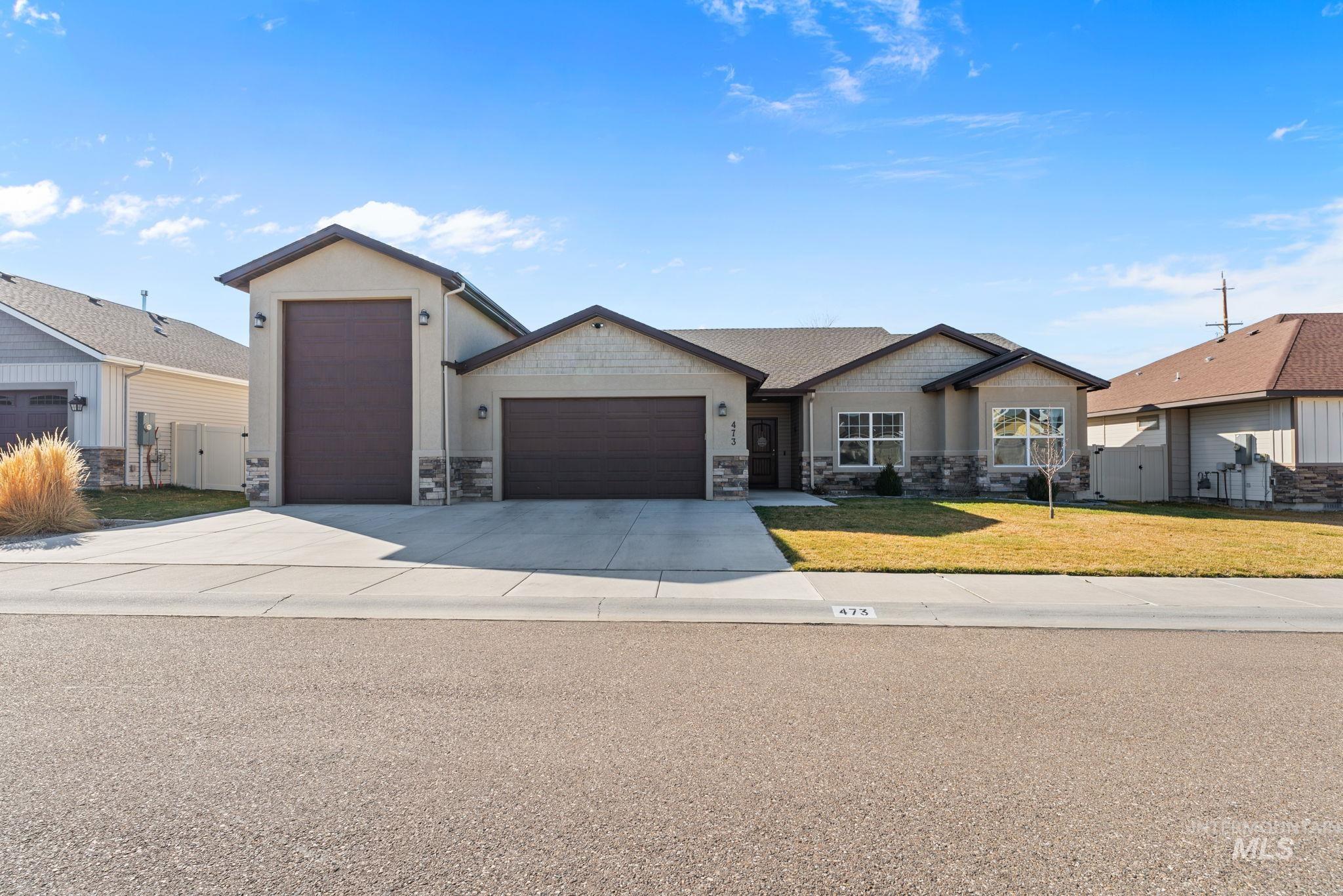 473 Pebblebrook Ln., Twin Falls, Idaho 83301, 3 Bedrooms, 2.5 Bathrooms, Residential For Sale, Price $529,900,MLS 98976811