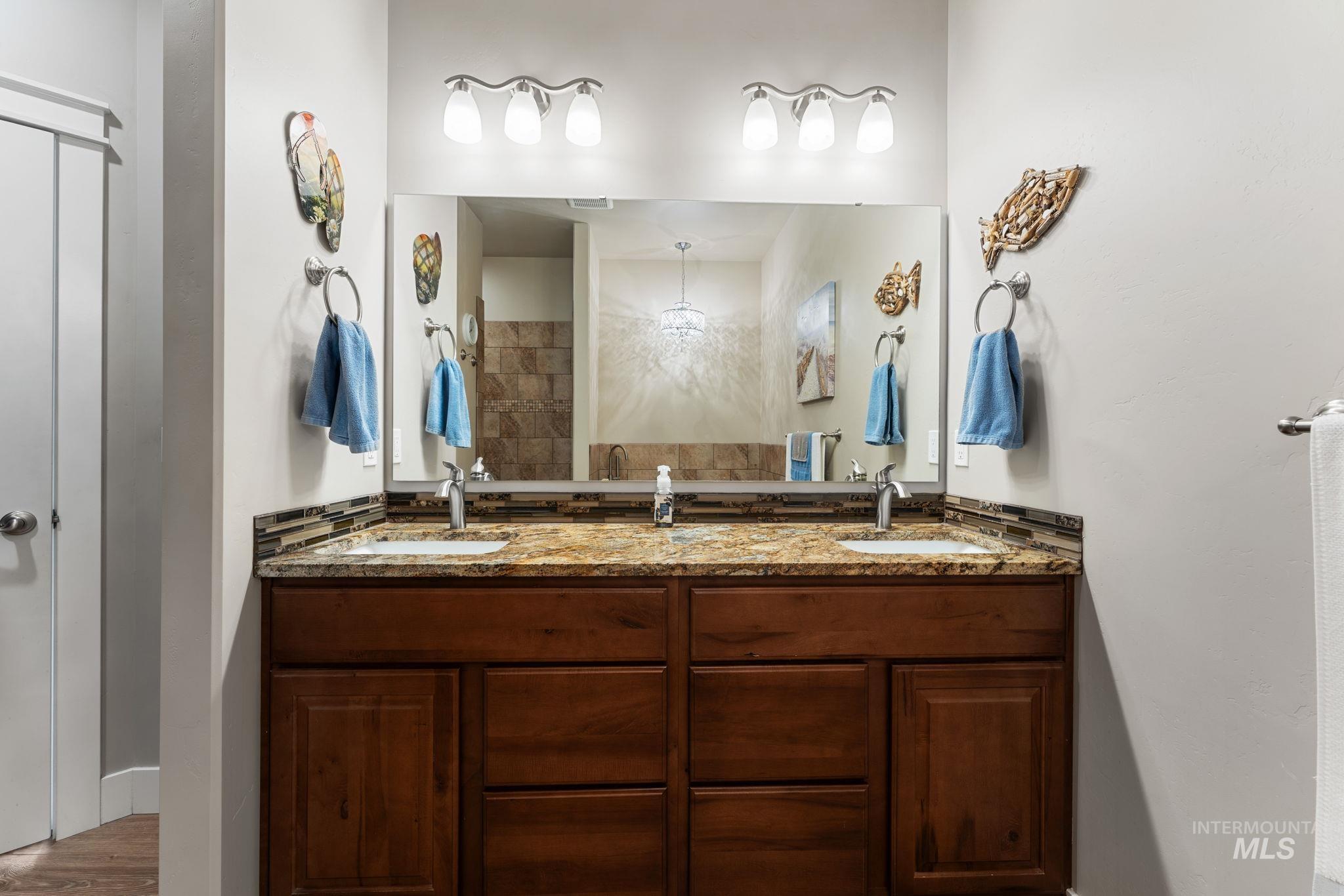 473 Pebblebrook Ln., Twin Falls, Idaho 83301, 3 Bedrooms, 2.5 Bathrooms, Residential For Sale, Price $539,999,MLS 98976811