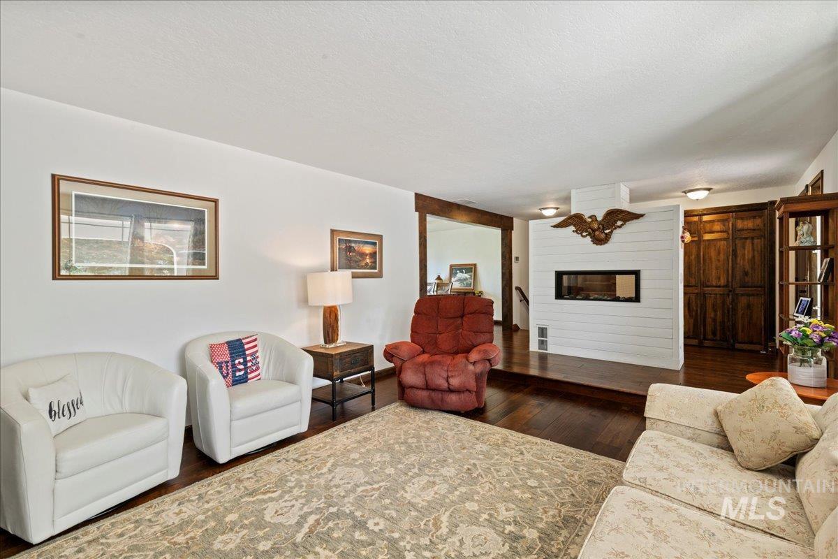 10210 W Hackamore Dr, Boise, Idaho 83709, 4 Bedrooms, 3 Bathrooms, Residential For Sale, Price $759,500, 98976812