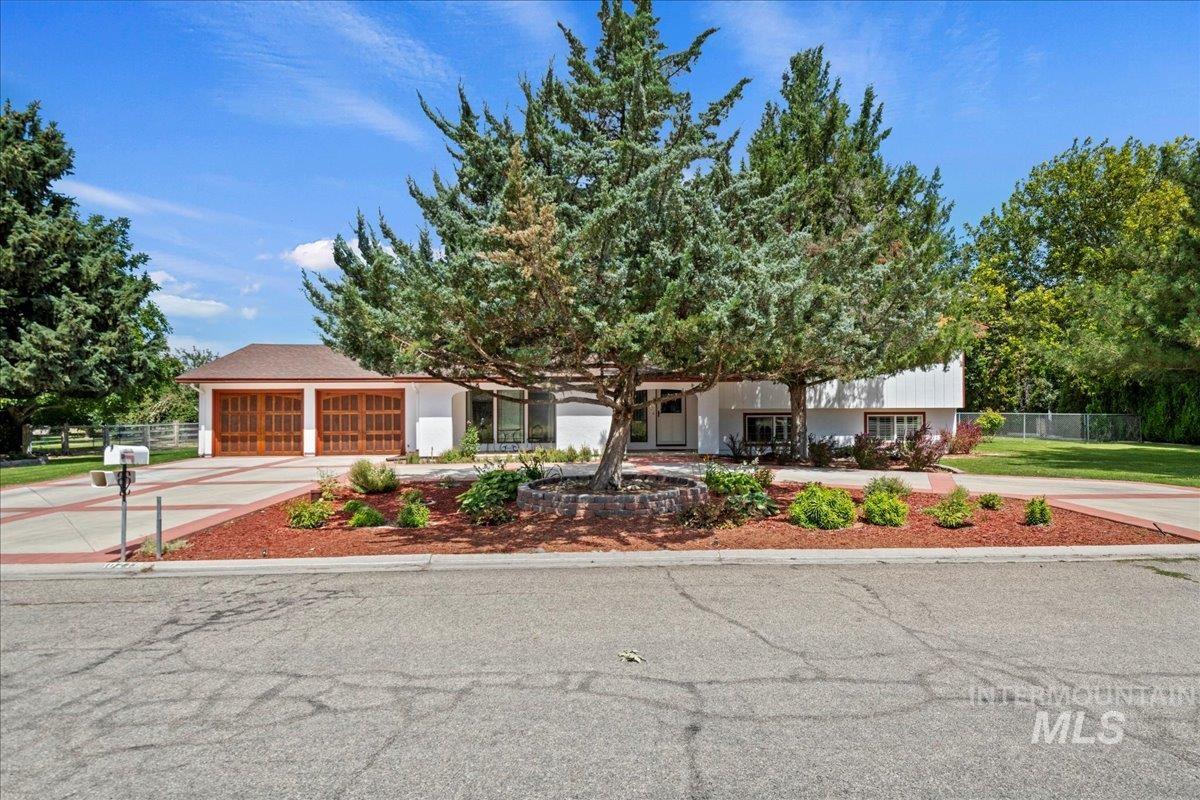 10210 W Hackamore Dr, Boise, Idaho 83709, 4 Bedrooms, 3 Bathrooms, Residential For Sale, Price $759,500, 98976812