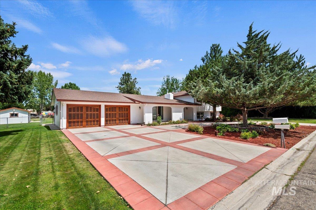 10210 W Hackamore Dr, Boise, Idaho 83709, 4 Bedrooms, 3 Bathrooms, Residential For Sale, Price $759,500, 98976812