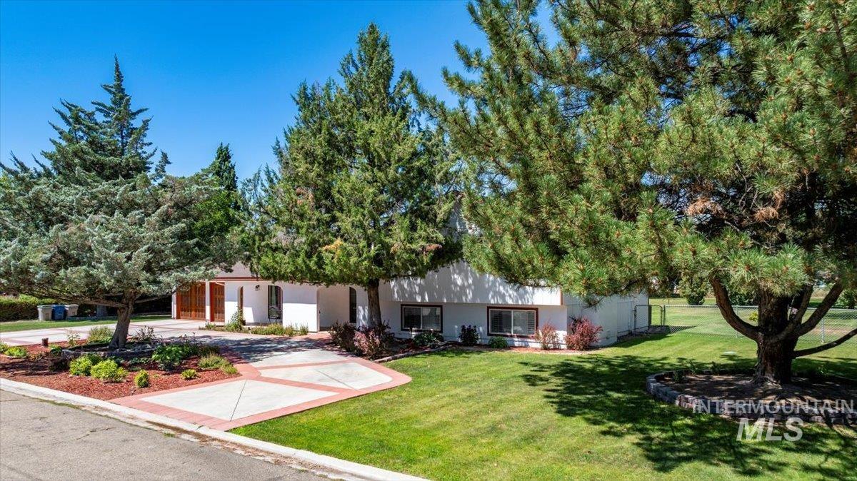 10210 W Hackamore Dr, Boise, Idaho 83709, 4 Bedrooms, 3 Bathrooms, Residential For Sale, Price $759,500, 98976812