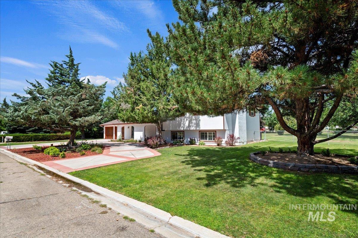 10210 W Hackamore Dr, Boise, Idaho 83709, 4 Bedrooms, 3 Bathrooms, Residential For Sale, Price $759,500, 98976812