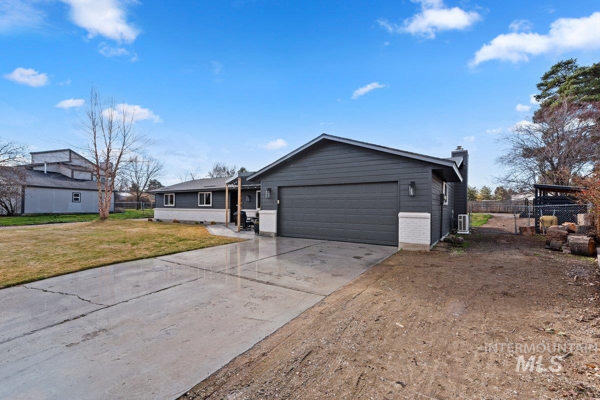 9147 W Wallowa Ct, Boise, Idaho 83709, 3 Bedrooms, 2 Bathrooms, Residential For Sale, Price $599,000, 98976813