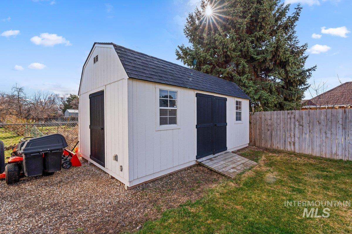 9147 W Wallowa Ct, Boise, Idaho 83709, 3 Bedrooms, 2 Bathrooms, Residential For Sale, Price $599,000, 98976813