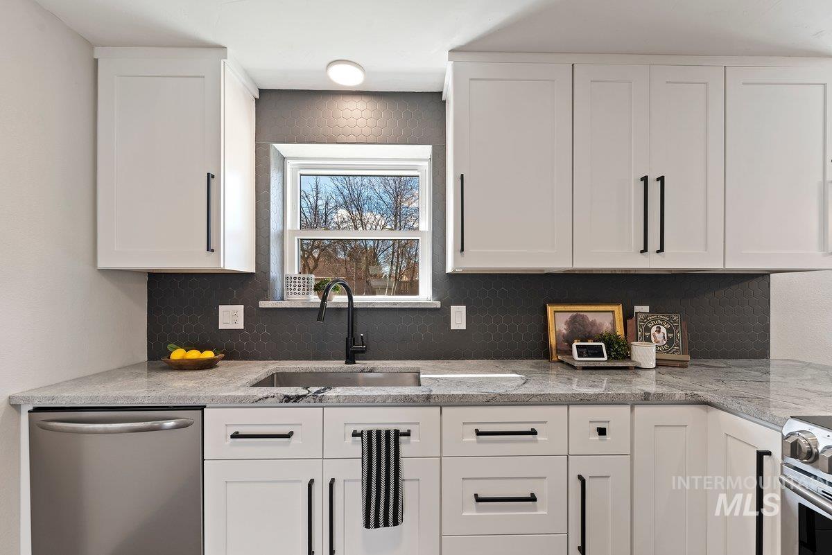 9147 W Wallowa Ct, Boise, Idaho 83709, 3 Bedrooms, 2 Bathrooms, Residential For Sale, Price $599,000, 98976813