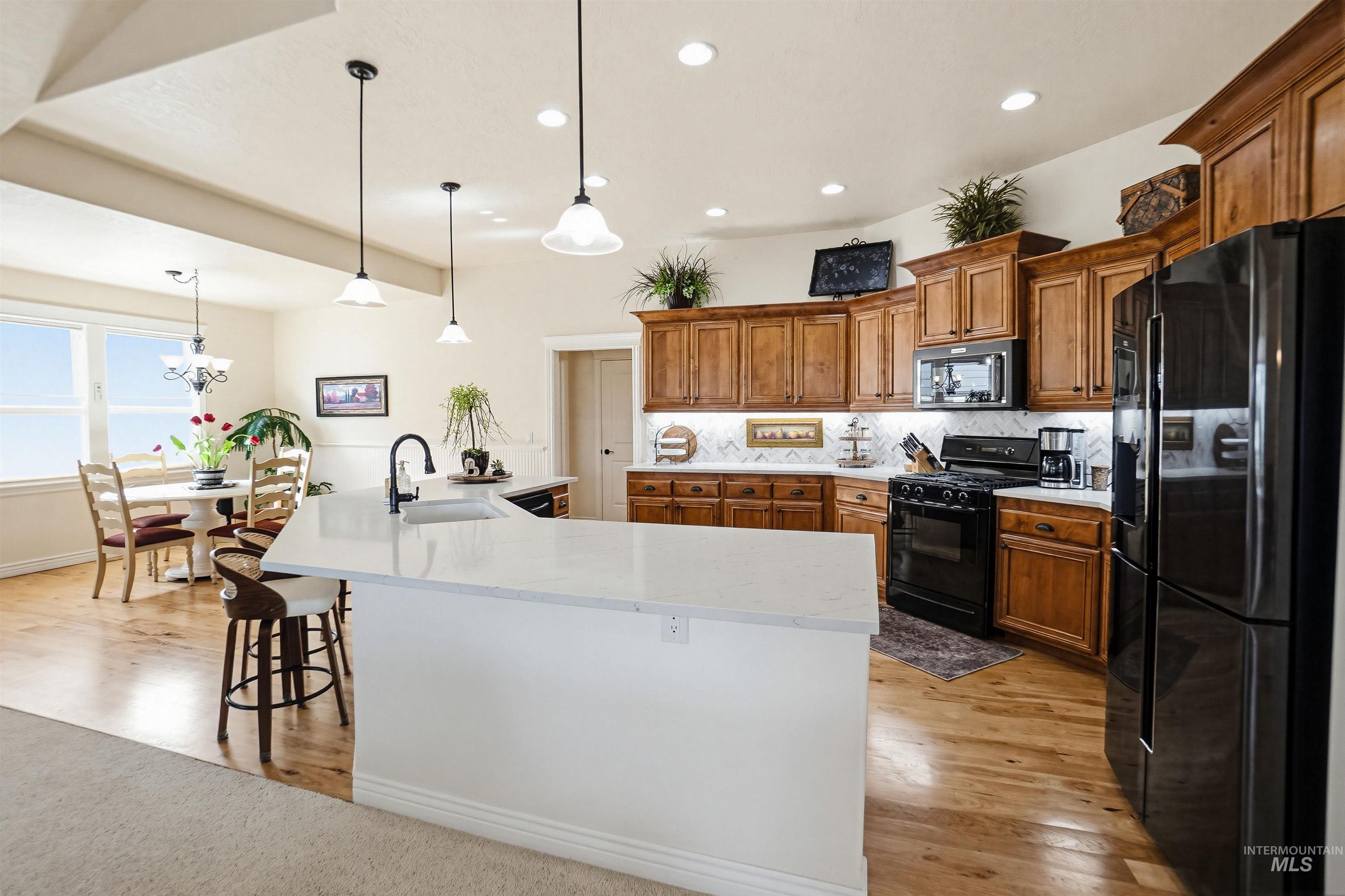 9865 W Blackpool, Star, Idaho 83369, 3 Bedrooms, 2 Bathrooms, Residential For Sale, Price $549,000, 98976815