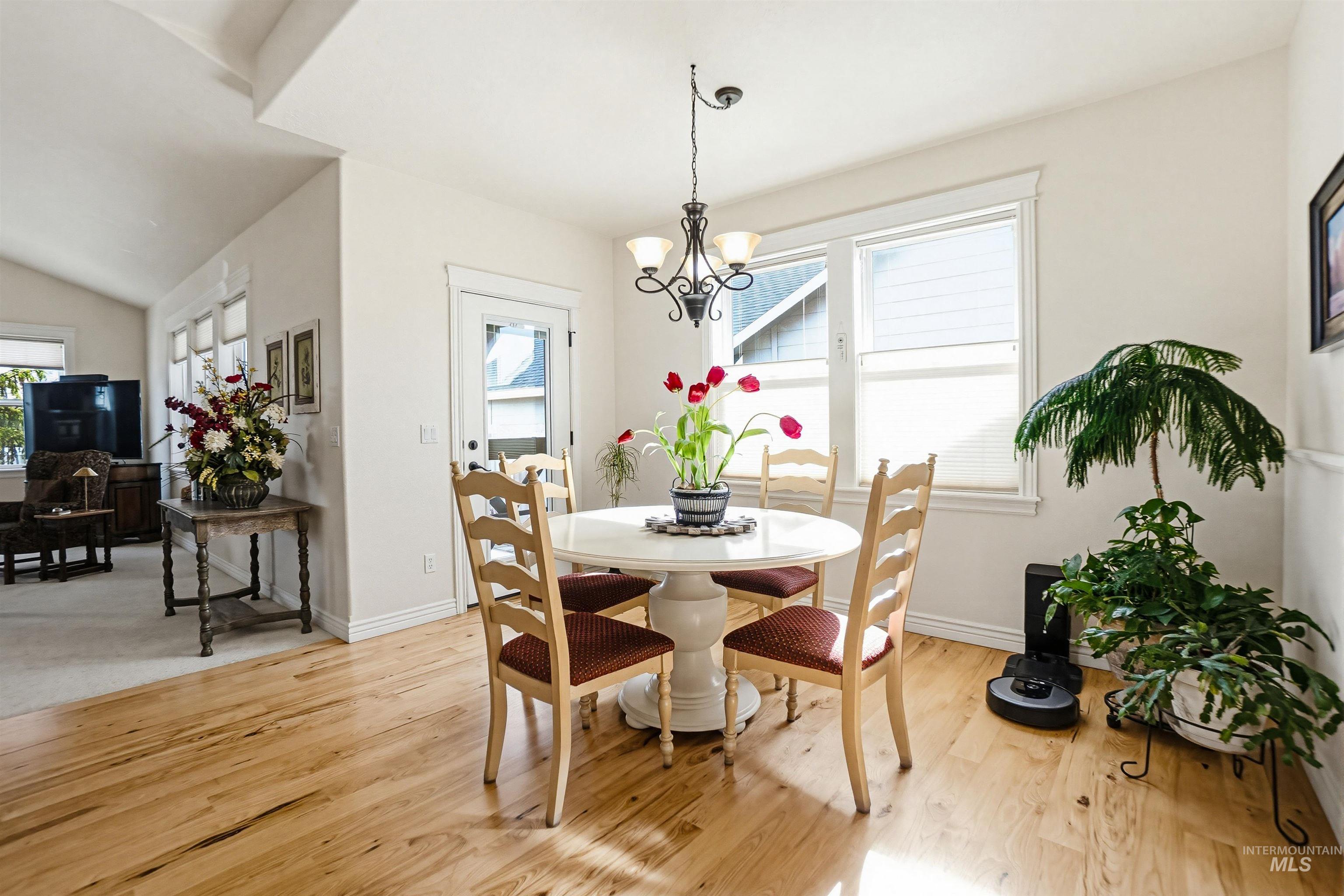 9865 W Blackpool, Star, Idaho 83369, 3 Bedrooms, 2 Bathrooms, Residential For Sale, Price $549,000, 98976815