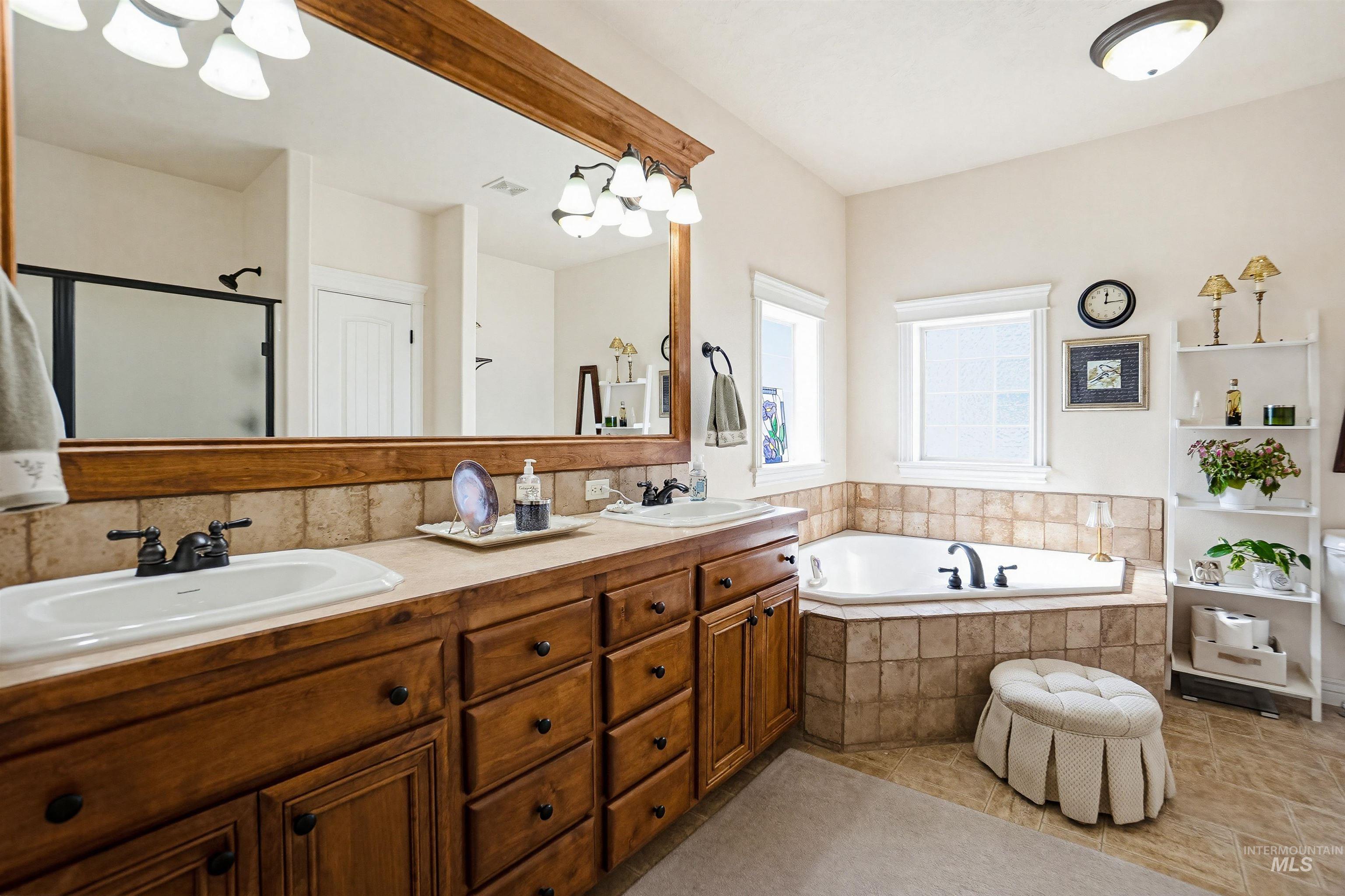 9865 W Blackpool, Star, Idaho 83369, 3 Bedrooms, 2 Bathrooms, Residential For Sale, Price $549,000, 98976815