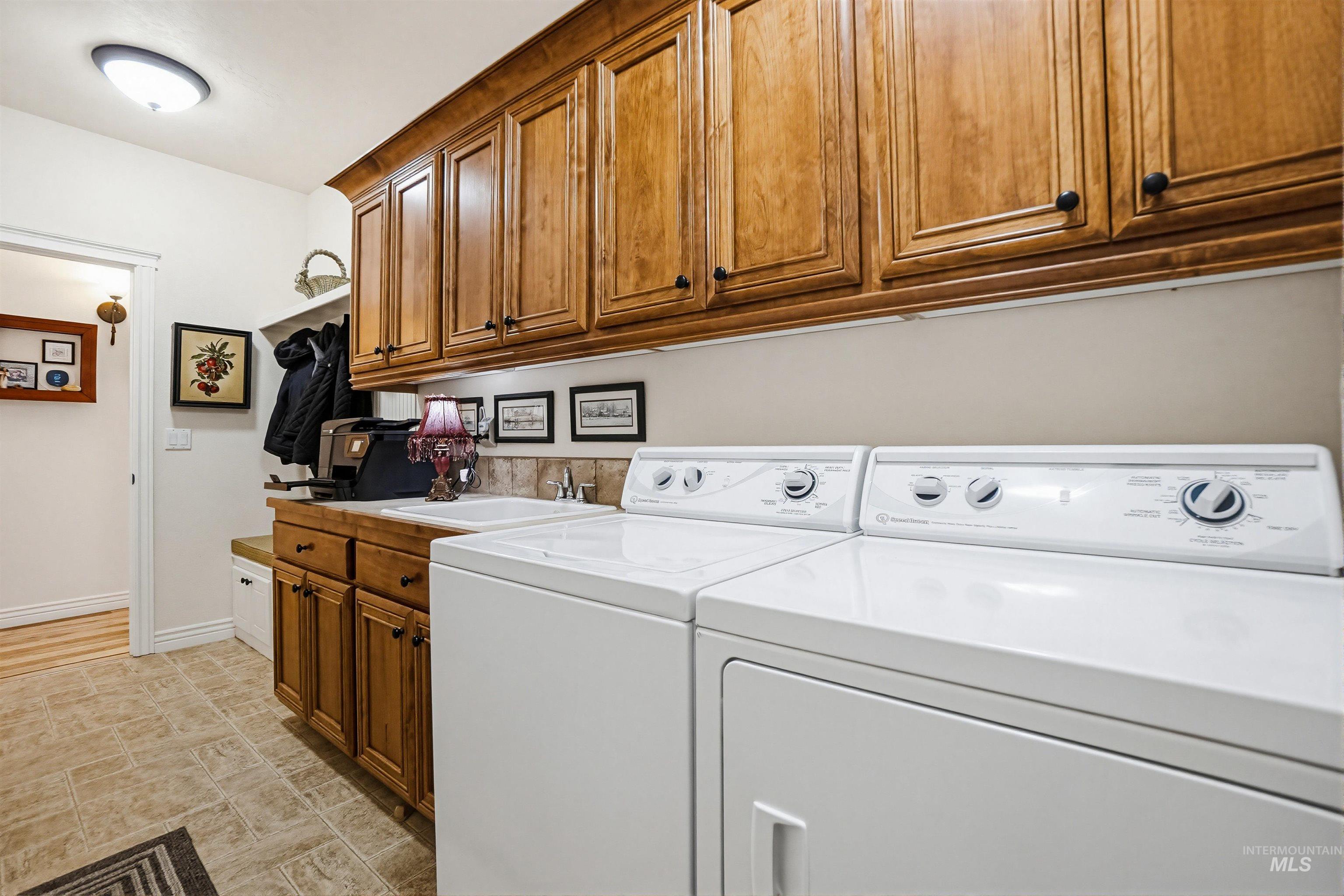 9865 W Blackpool, Star, Idaho 83369, 3 Bedrooms, 2 Bathrooms, Residential For Sale, Price $549,000, 98976815