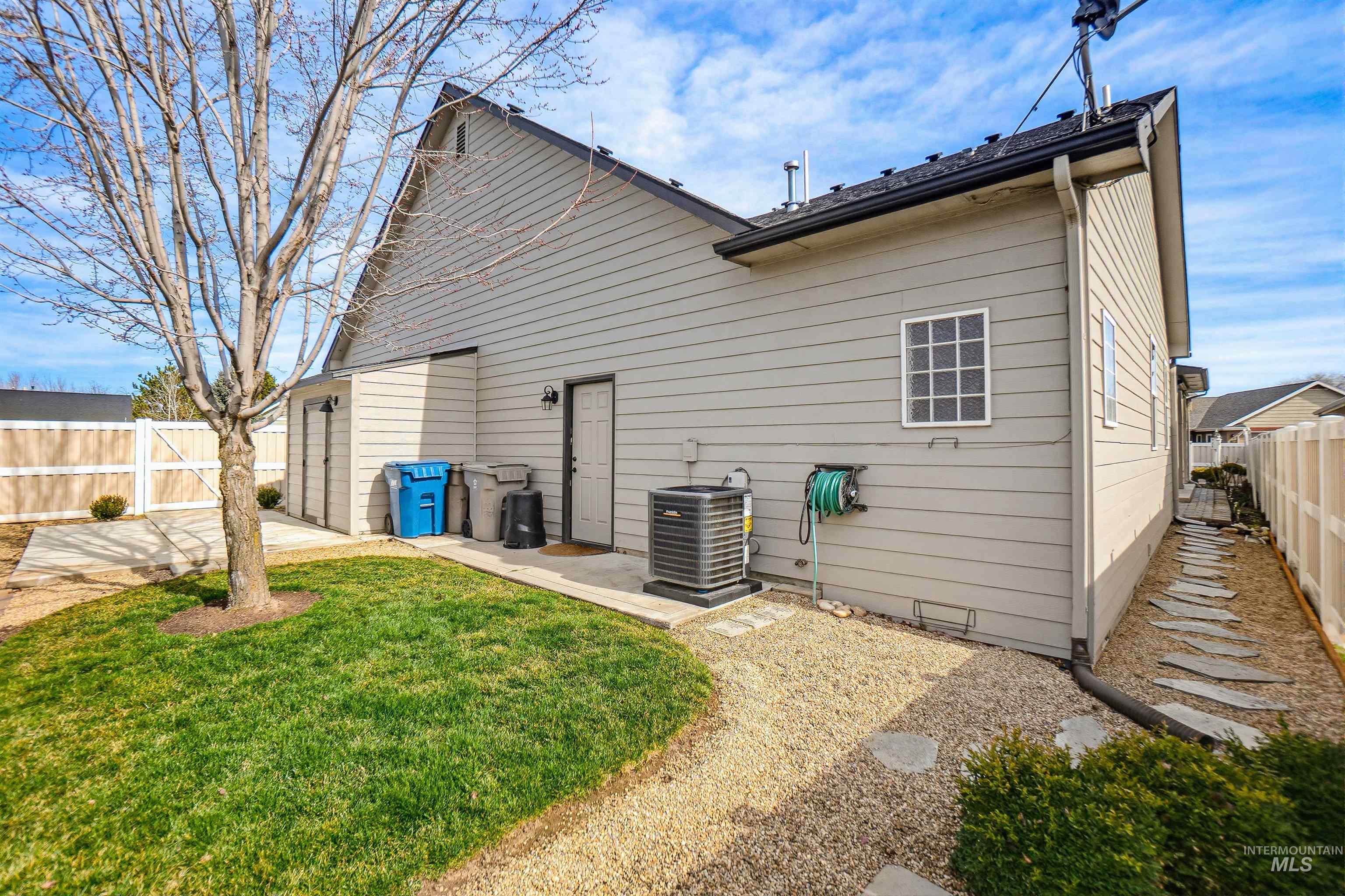 9865 W Blackpool, Star, Idaho 83369, 3 Bedrooms, 2 Bathrooms, Residential For Sale, Price $549,000, 98976815