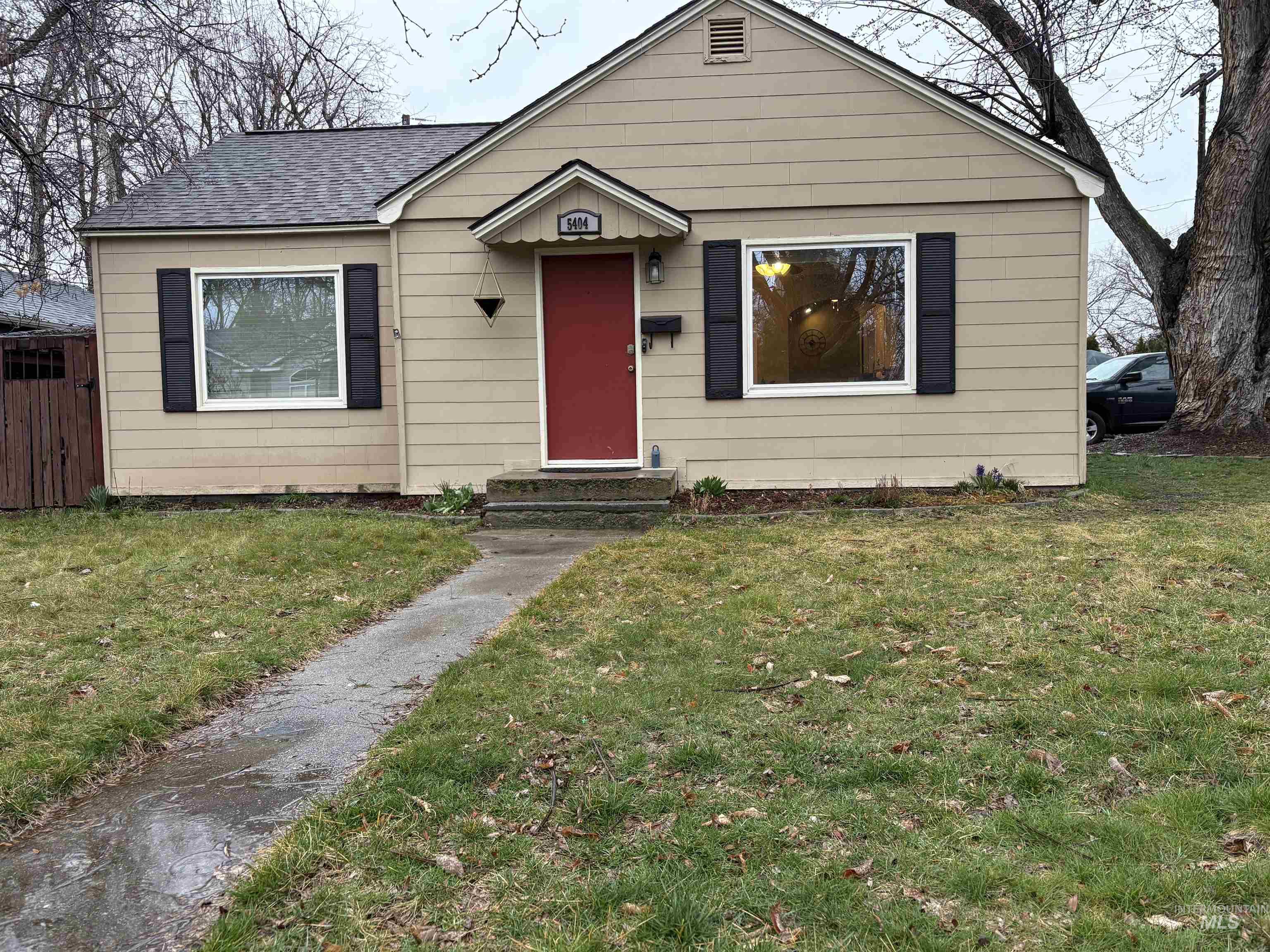 5404 W Anna Street, Boise, Idaho 83705, 2 Bedrooms, 1 Bathroom, Residential For Sale, Price $359,000, 98976817