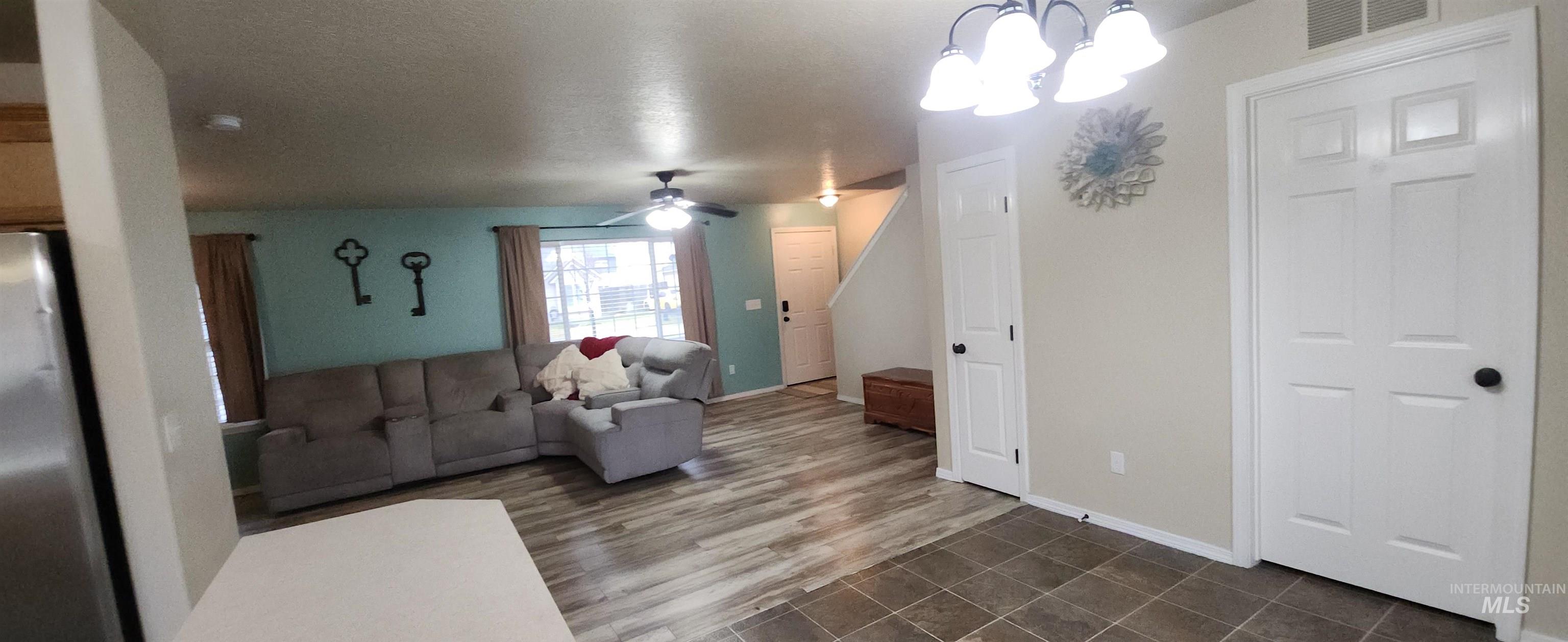 11652 Quincy St, Caldwell, Idaho 83605, 4 Bedrooms, 2.5 Bathrooms, Residential For Sale, Price $385,000, 98976818