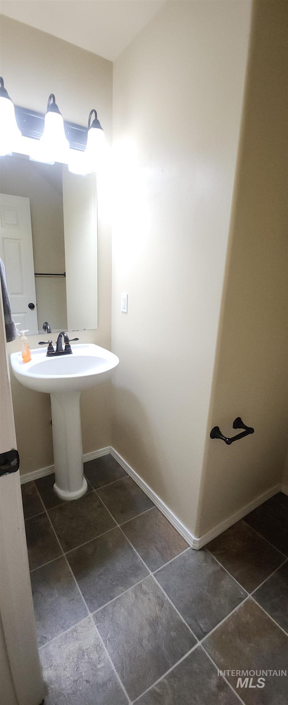 11652 Quincy St, Caldwell, Idaho 83605, 4 Bedrooms, 2.5 Bathrooms, Residential For Sale, Price $385,000, 98976818