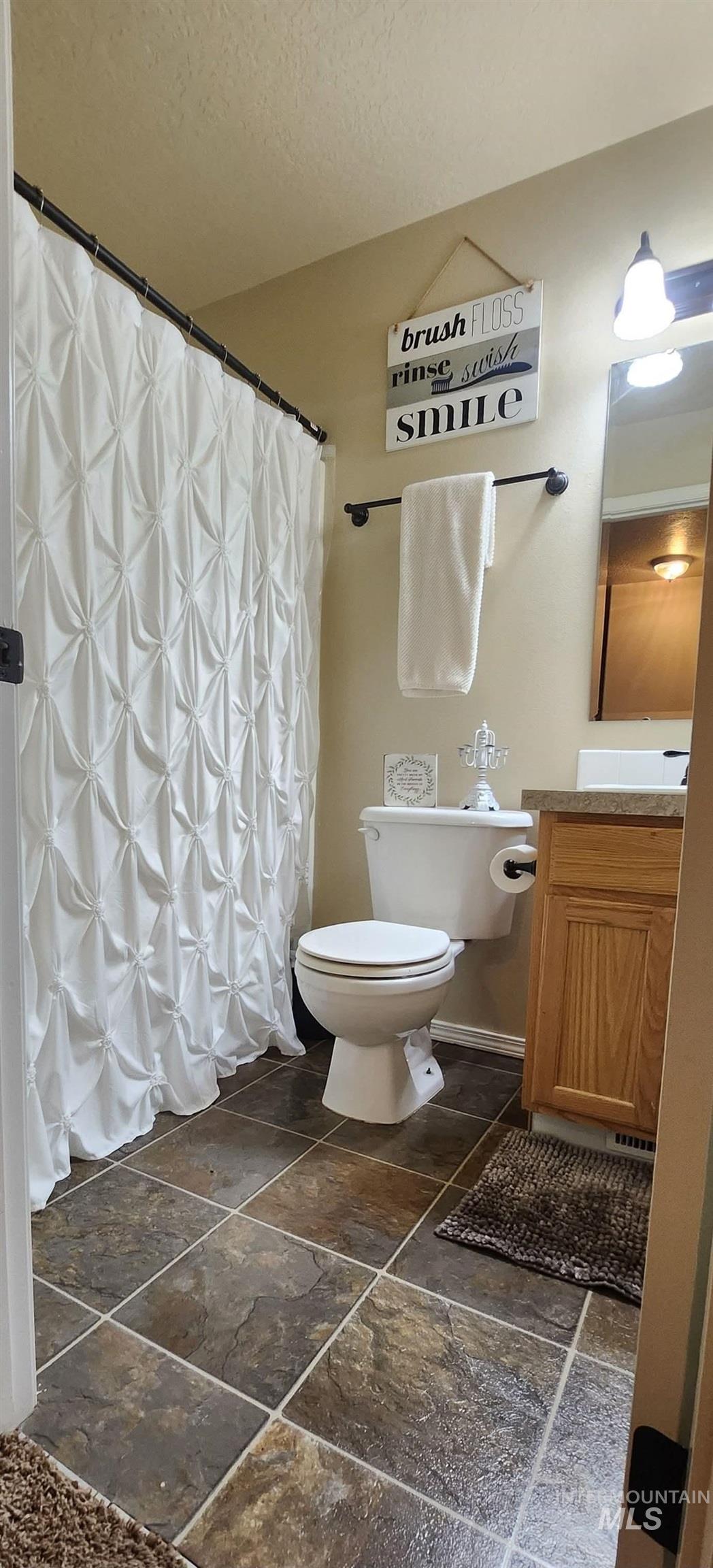 11652 Quincy St, Caldwell, Idaho 83605, 4 Bedrooms, 2.5 Bathrooms, Residential For Sale, Price $385,000, 98976818