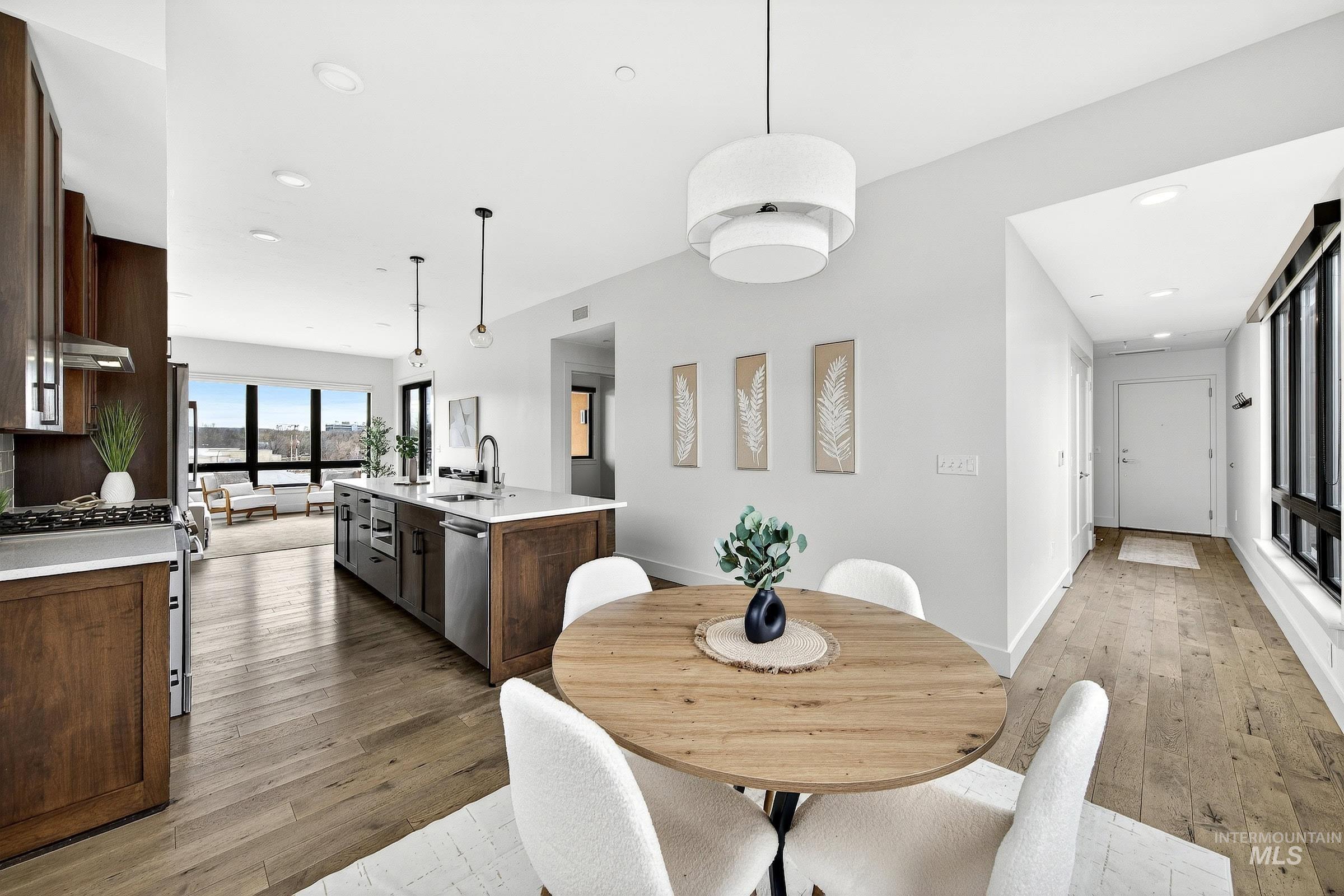 611 S 8th Street, Boise, Idaho 83702, 2 Bedrooms, 2 Bathrooms, Residential For Sale, Price $699,500, 98976819