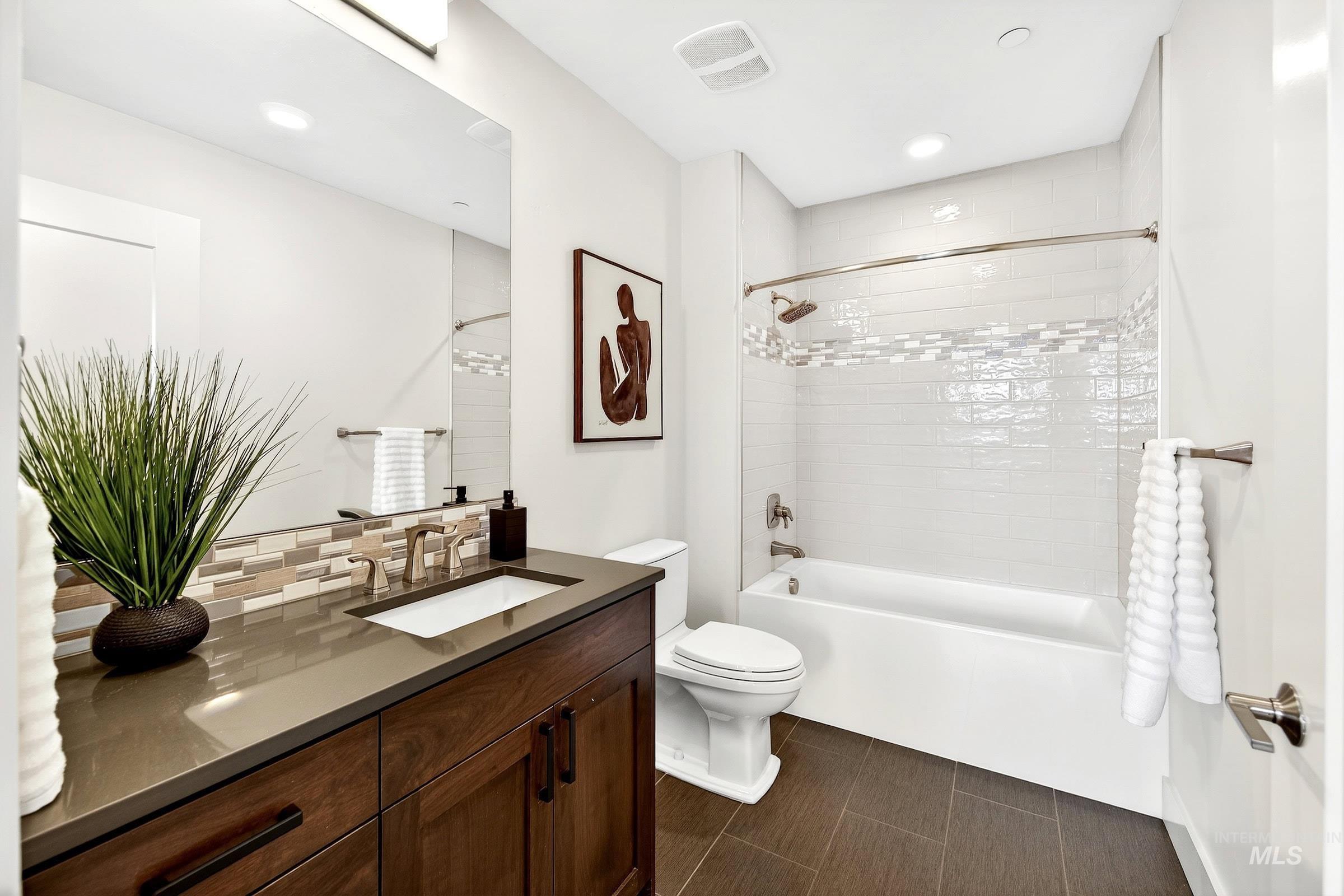 611 S 8th Street, Boise, Idaho 83702, 2 Bedrooms, 2 Bathrooms, Residential For Sale, Price $699,500, 98976819