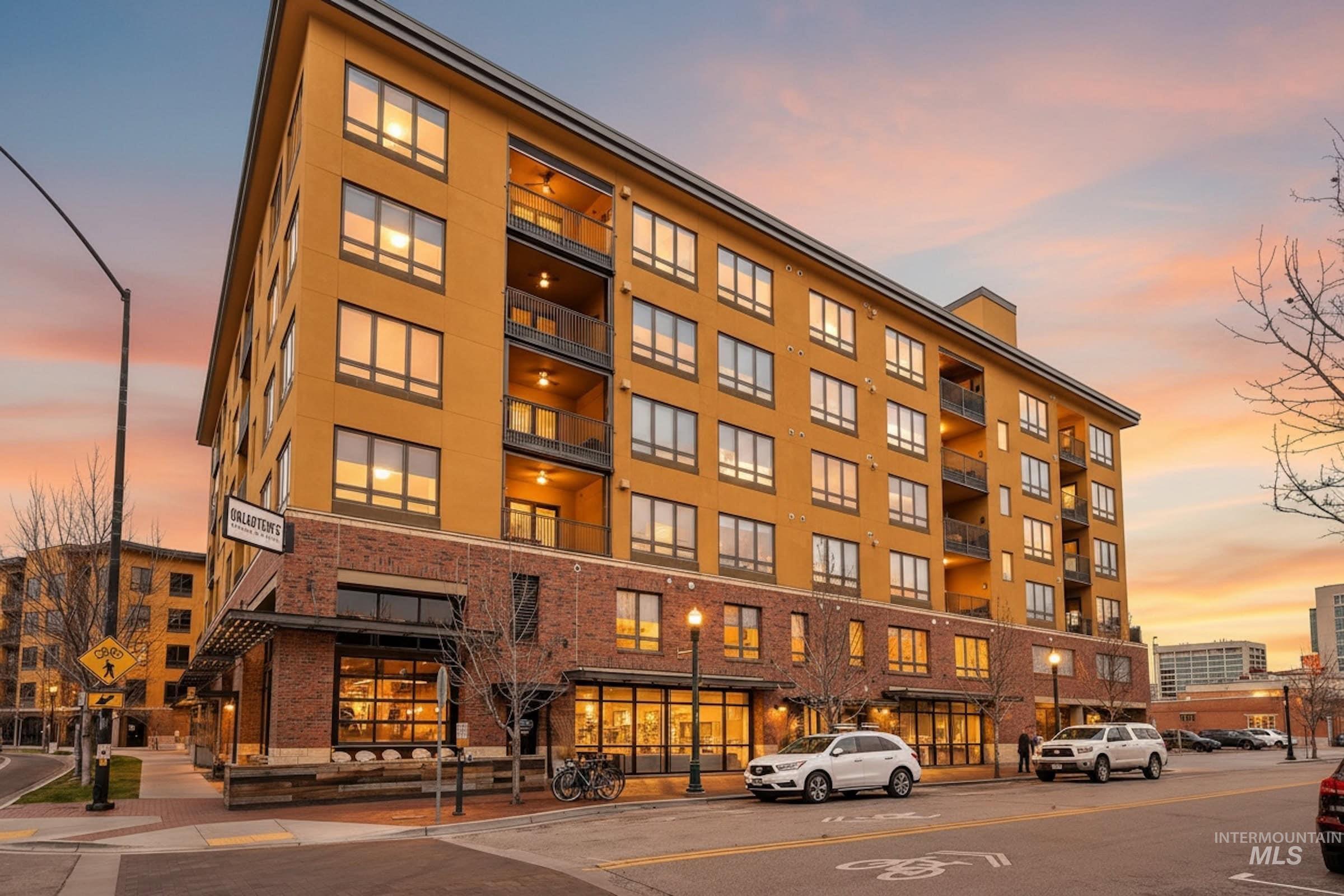 611 S 8th Street, Boise, Idaho 83702, 2 Bedrooms, 2 Bathrooms, Residential For Sale, Price $699,500, 98976819