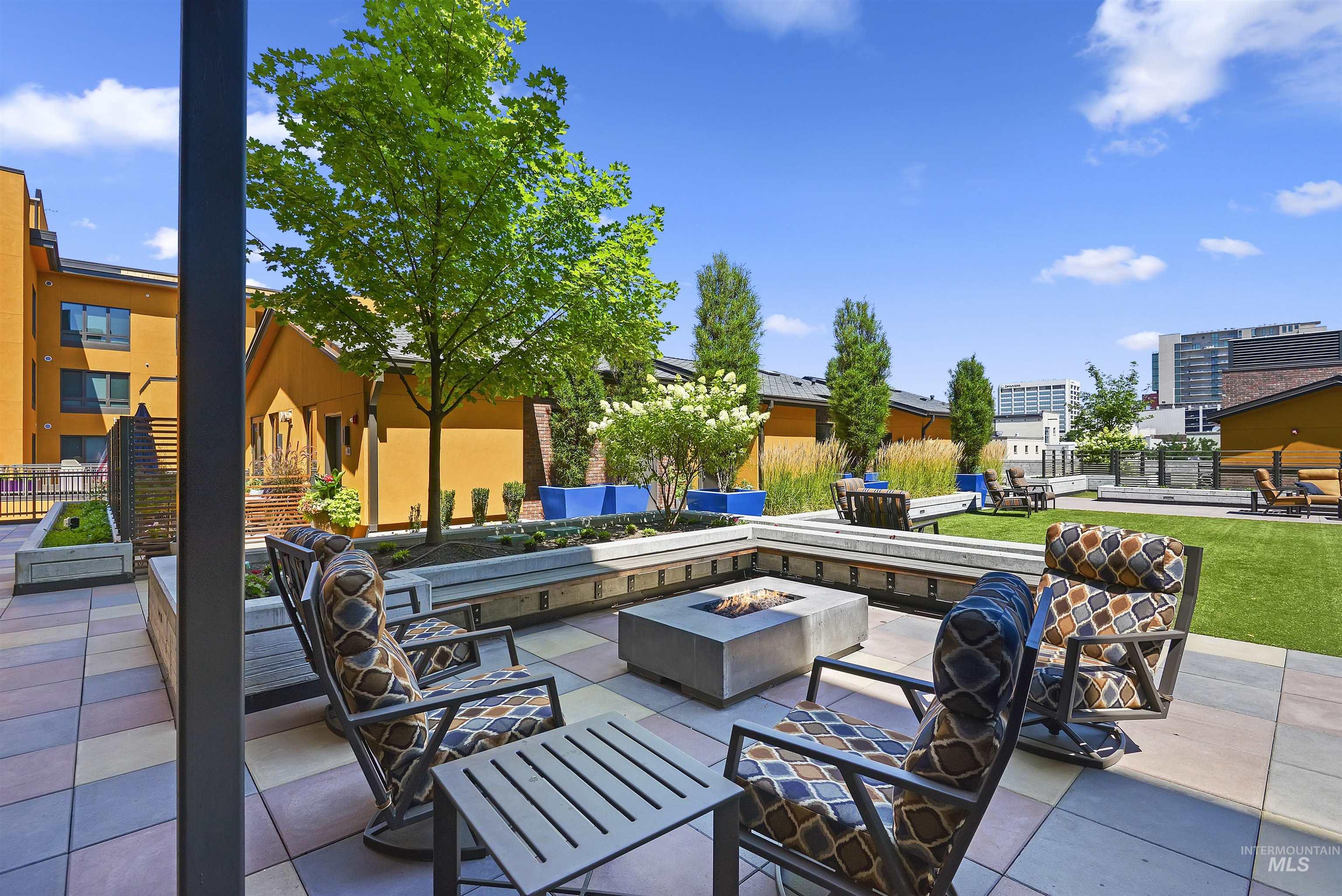 611 S 8th Street, Boise, Idaho 83702, 2 Bedrooms, 2 Bathrooms, Residential For Sale, Price $699,500, 98976819