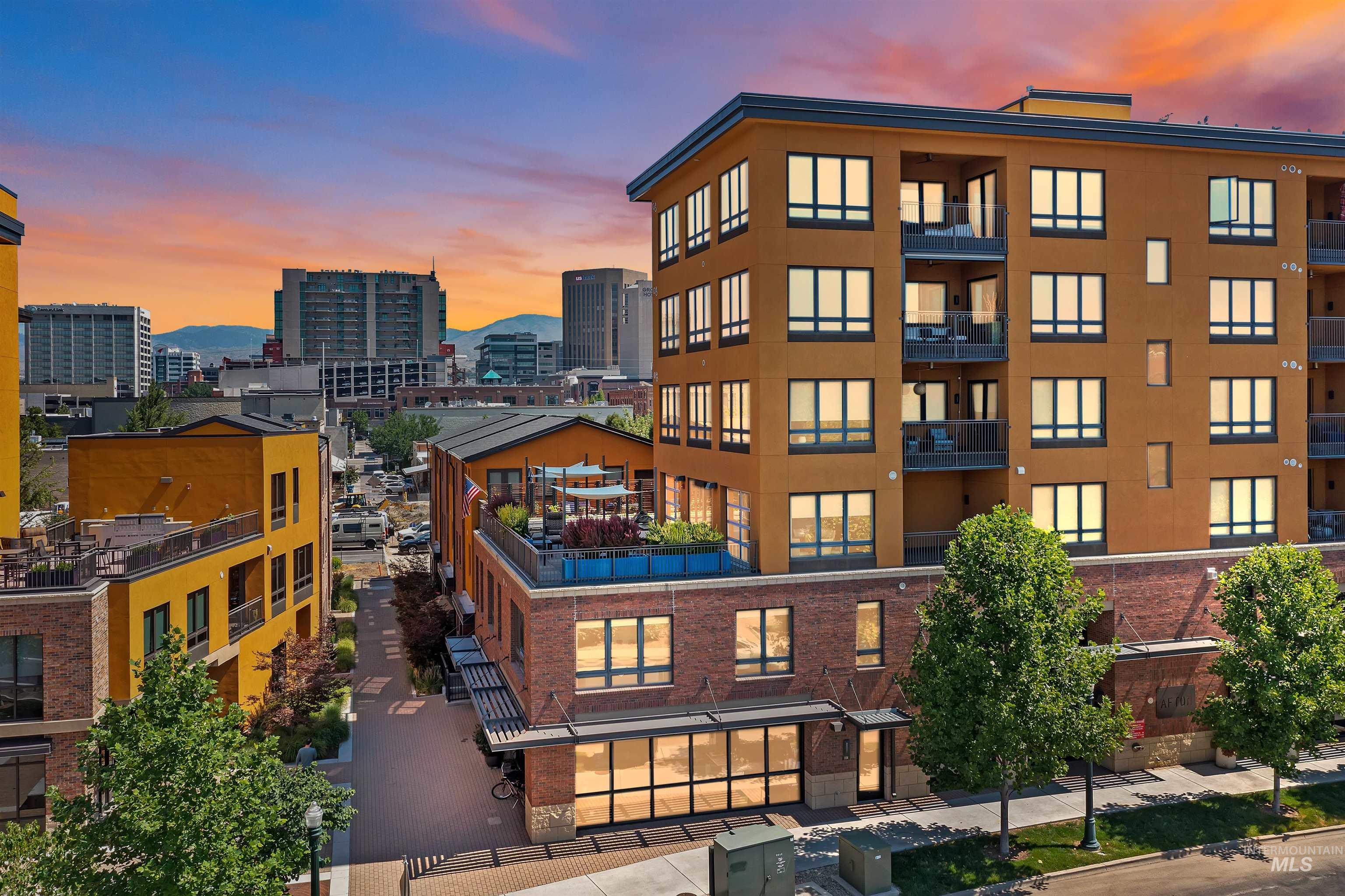 611 S 8th Street, Boise, Idaho 83702, 2 Bedrooms, 2 Bathrooms, Residential For Sale, Price $699,500, 98976819