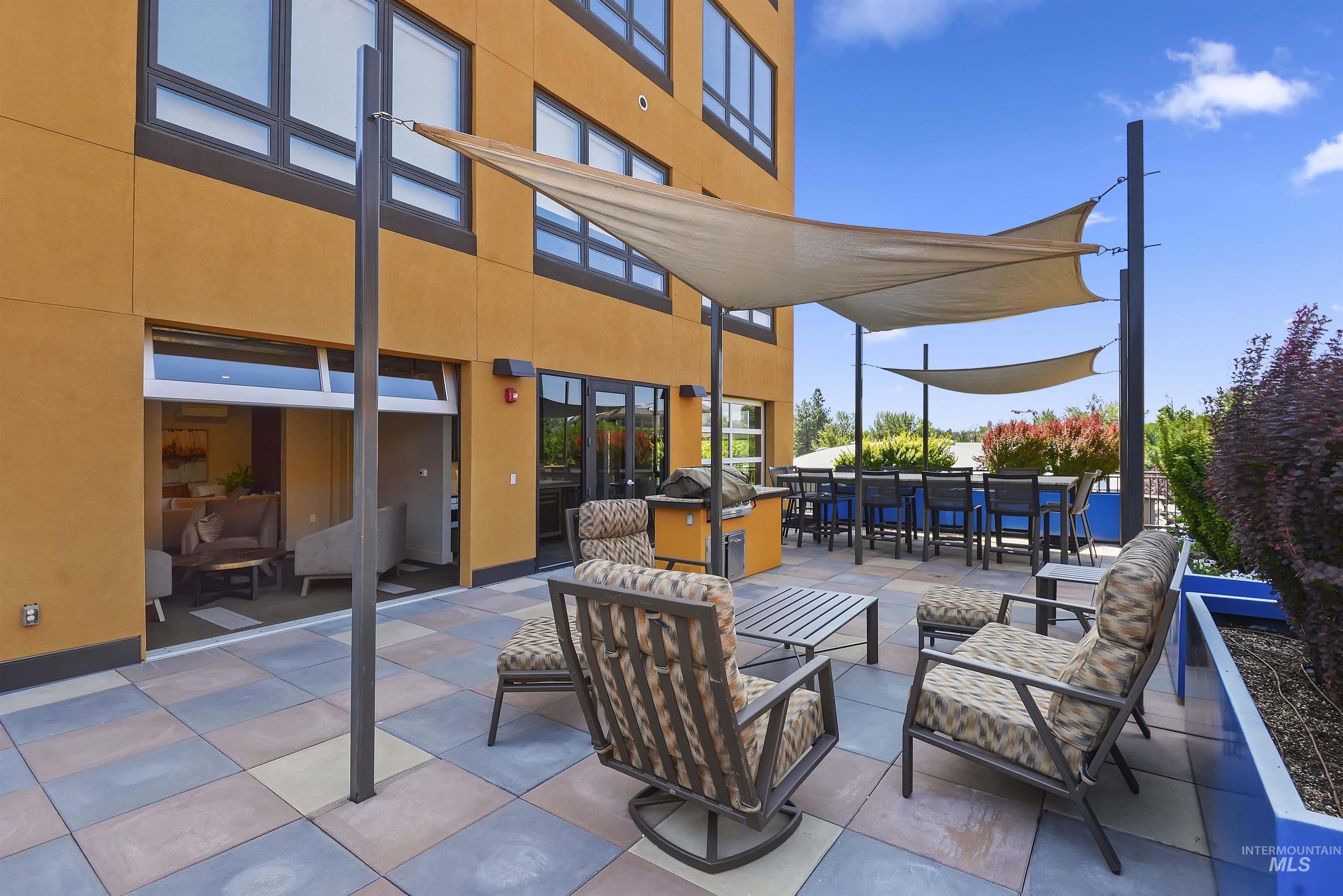 611 S 8th Street, Boise, Idaho 83702, 2 Bedrooms, 2 Bathrooms, Residential For Sale, Price $699,500, 98976819