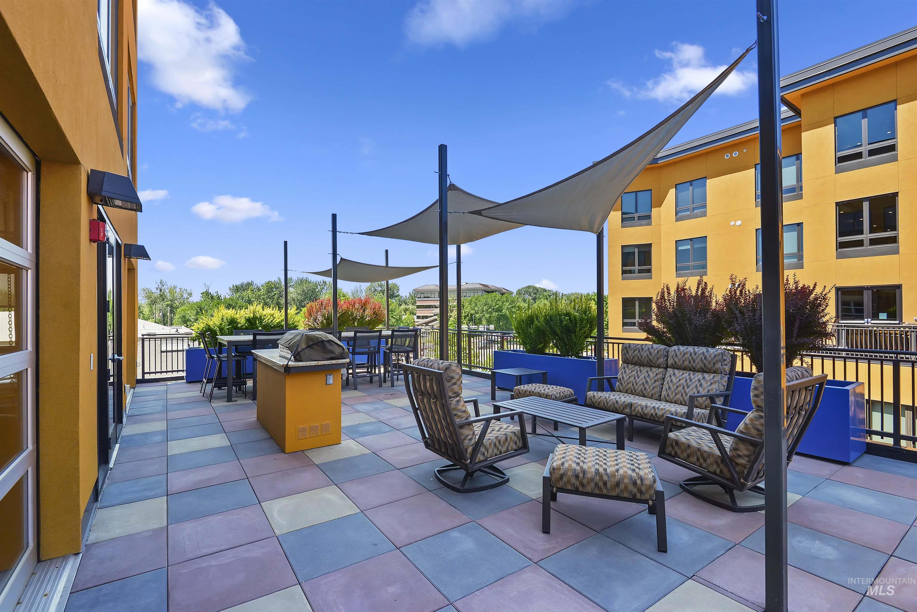 611 S 8th Street, Boise, Idaho 83702, 2 Bedrooms, 2 Bathrooms, Residential For Sale, Price $699,500, 98976819